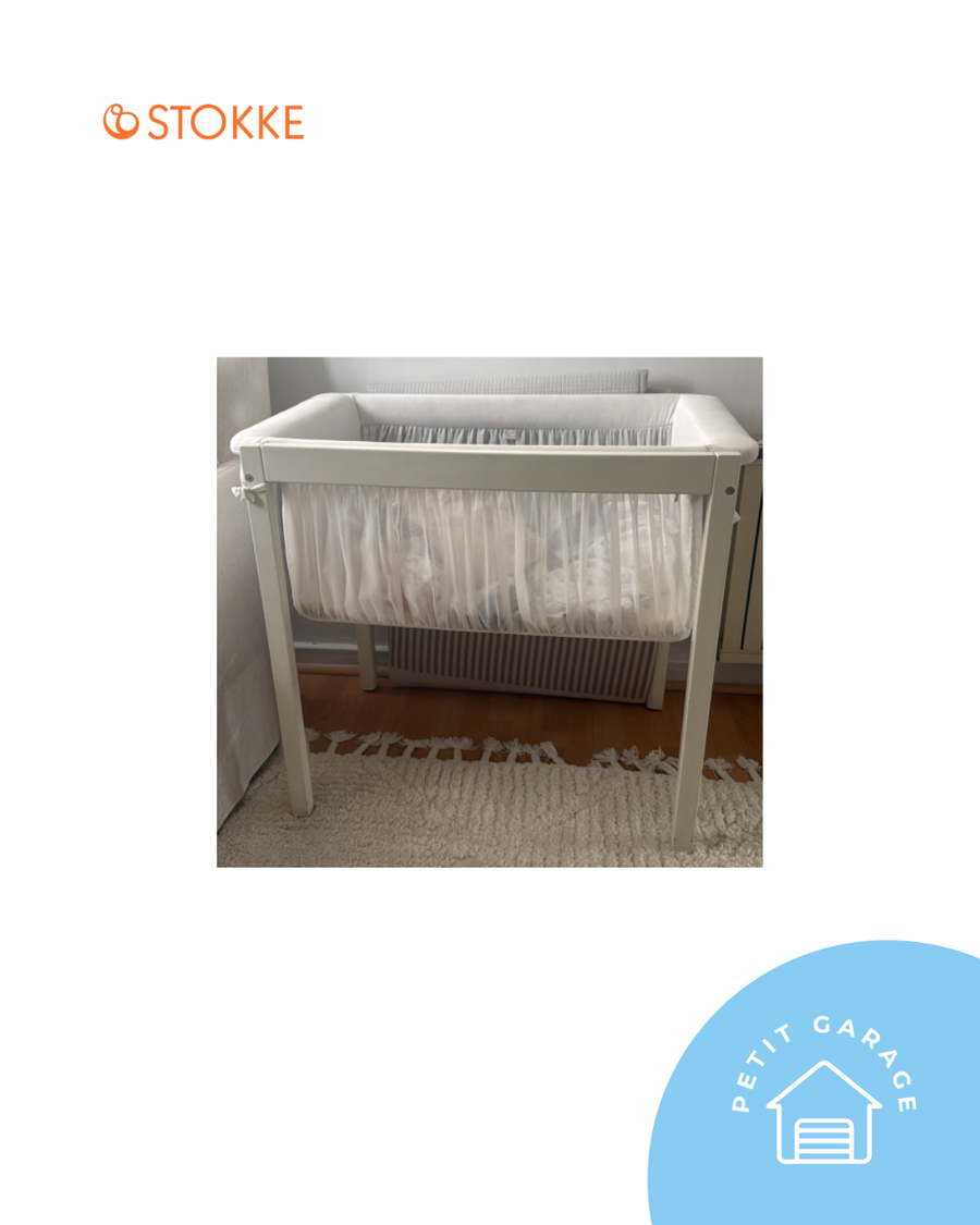Moisés modelo Bounce and Sleep Daybed color gris claro. Marca Stokke (#PG5873)