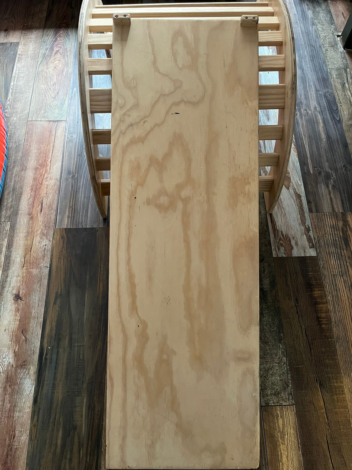 (#PG5344) Arco con cojín y rampla Montessori de madera. Marca Mandado a Hacer