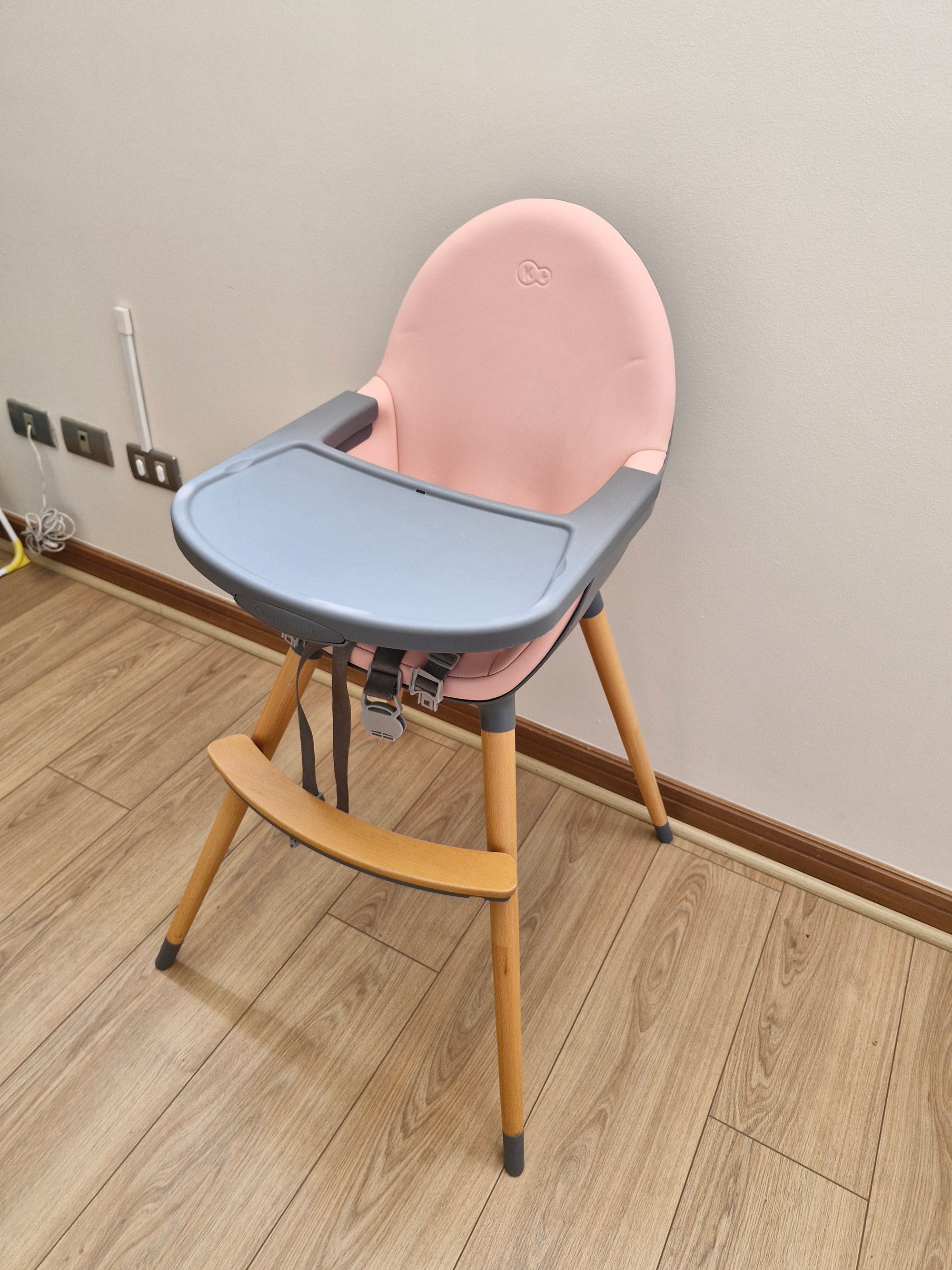 (#PG4226) Silla para comer 2 en 1 modelo Fini rosado. Marca Kinderkraft