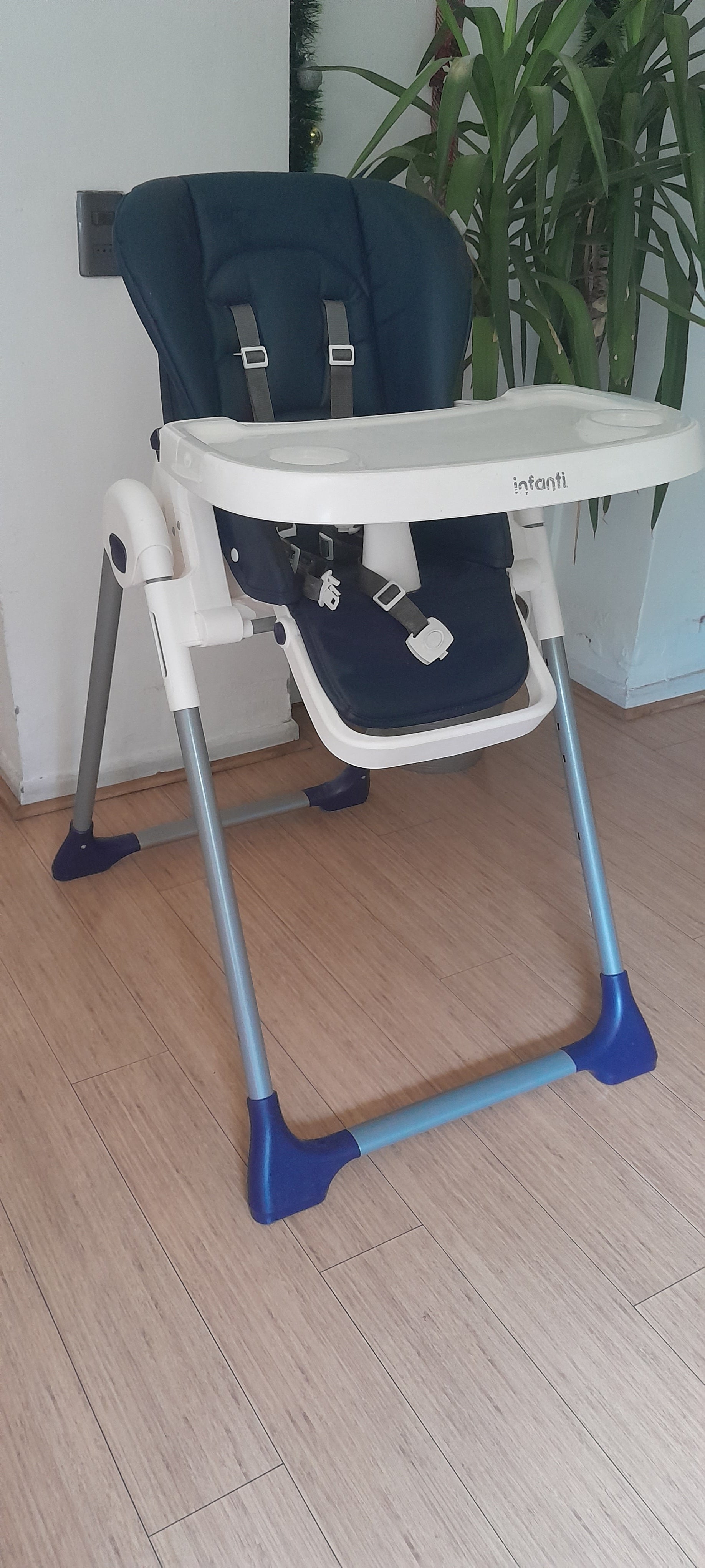 (#PG4287) Silla de comer modelo Smart Food Marin. Marca Infanti