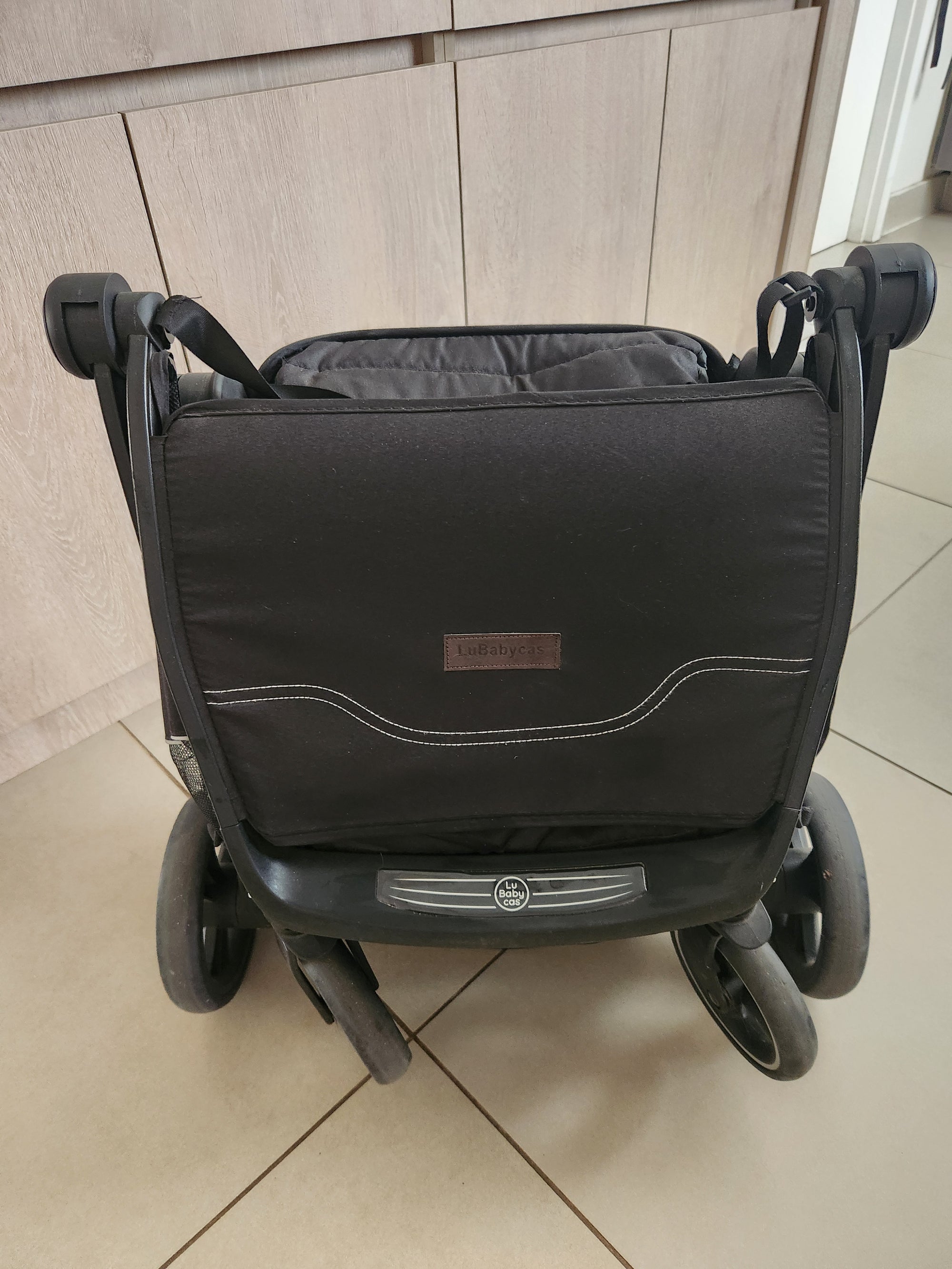 (#PG4269) Coche de paseo modelo Apego. Marca Lubabycas