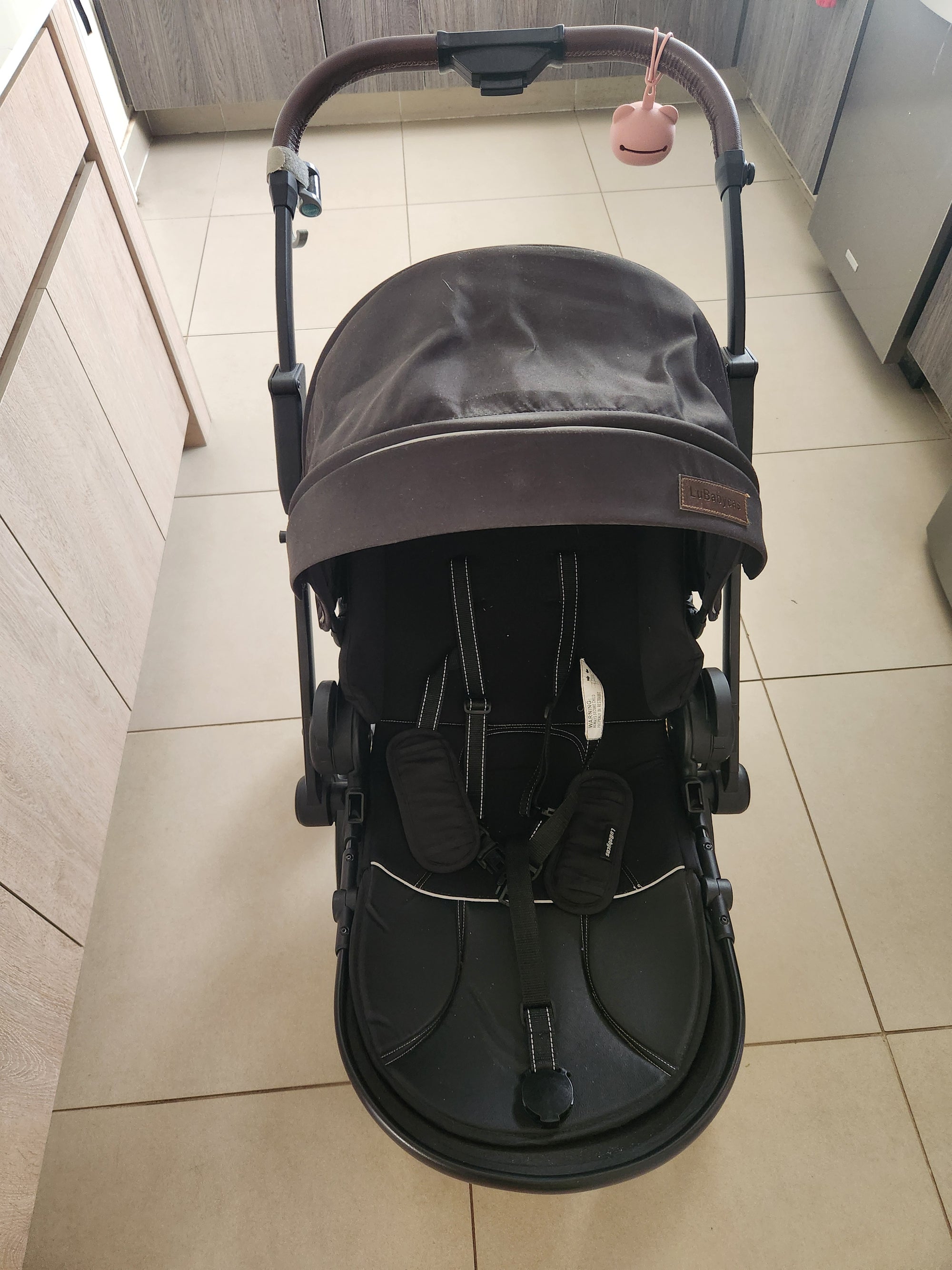 (#PG4269) Coche de paseo modelo Apego. Marca Lubabycas