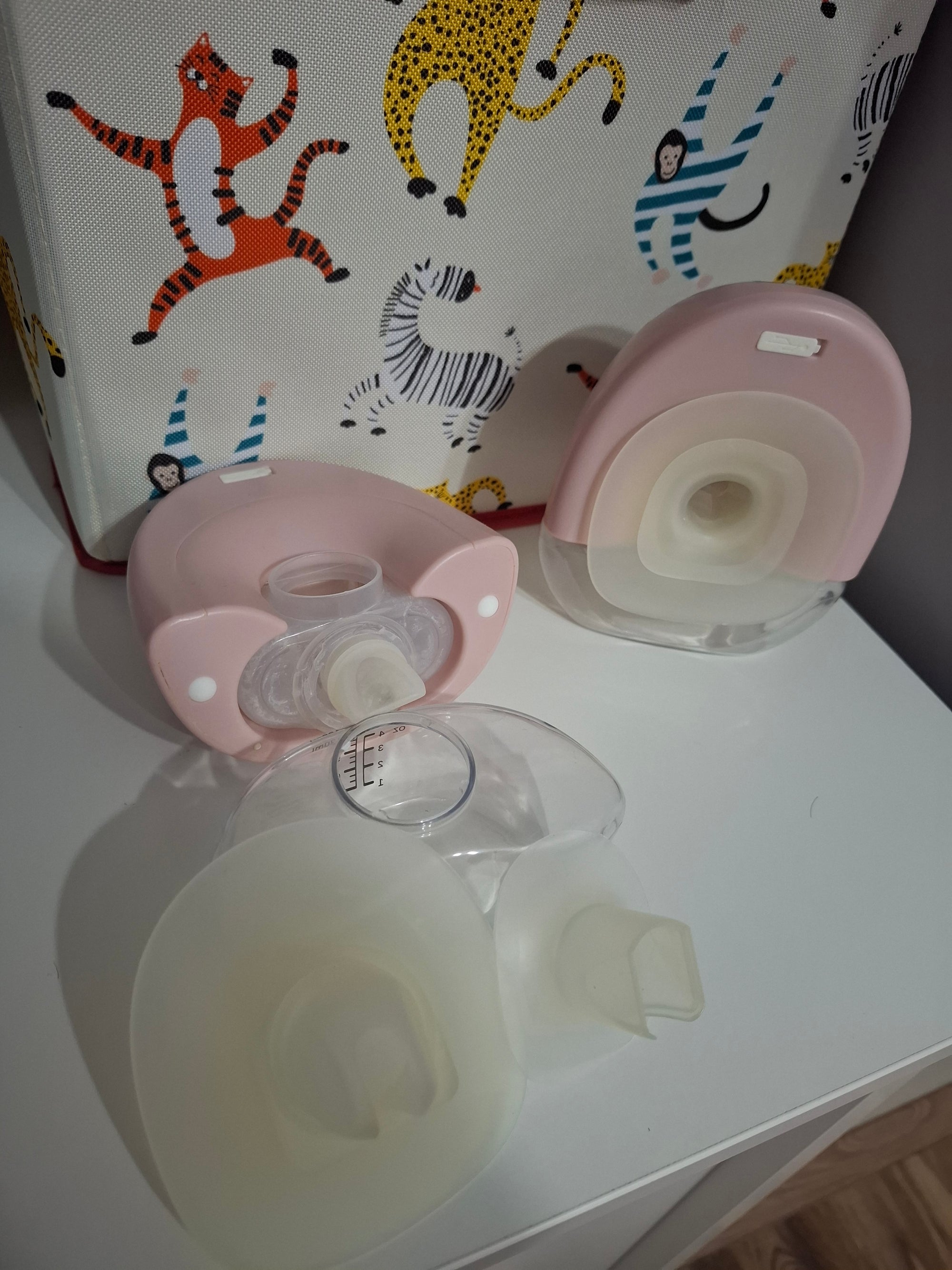 (#PG4429) Extractor de leche eléctrico modelo Drop doble. Marca Supermom