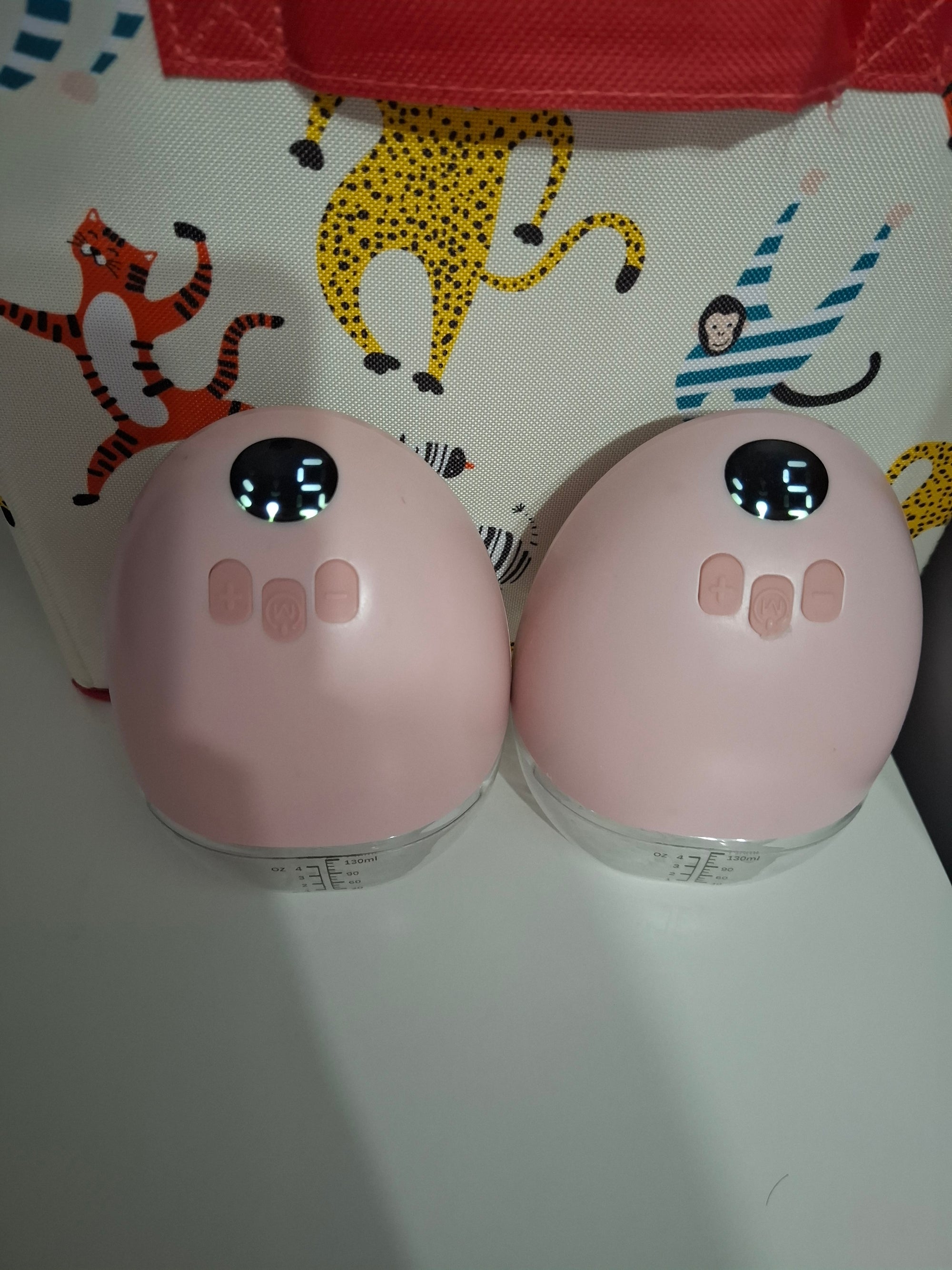 (#PG4429) Extractor de leche eléctrico modelo Drop doble. Marca Supermom