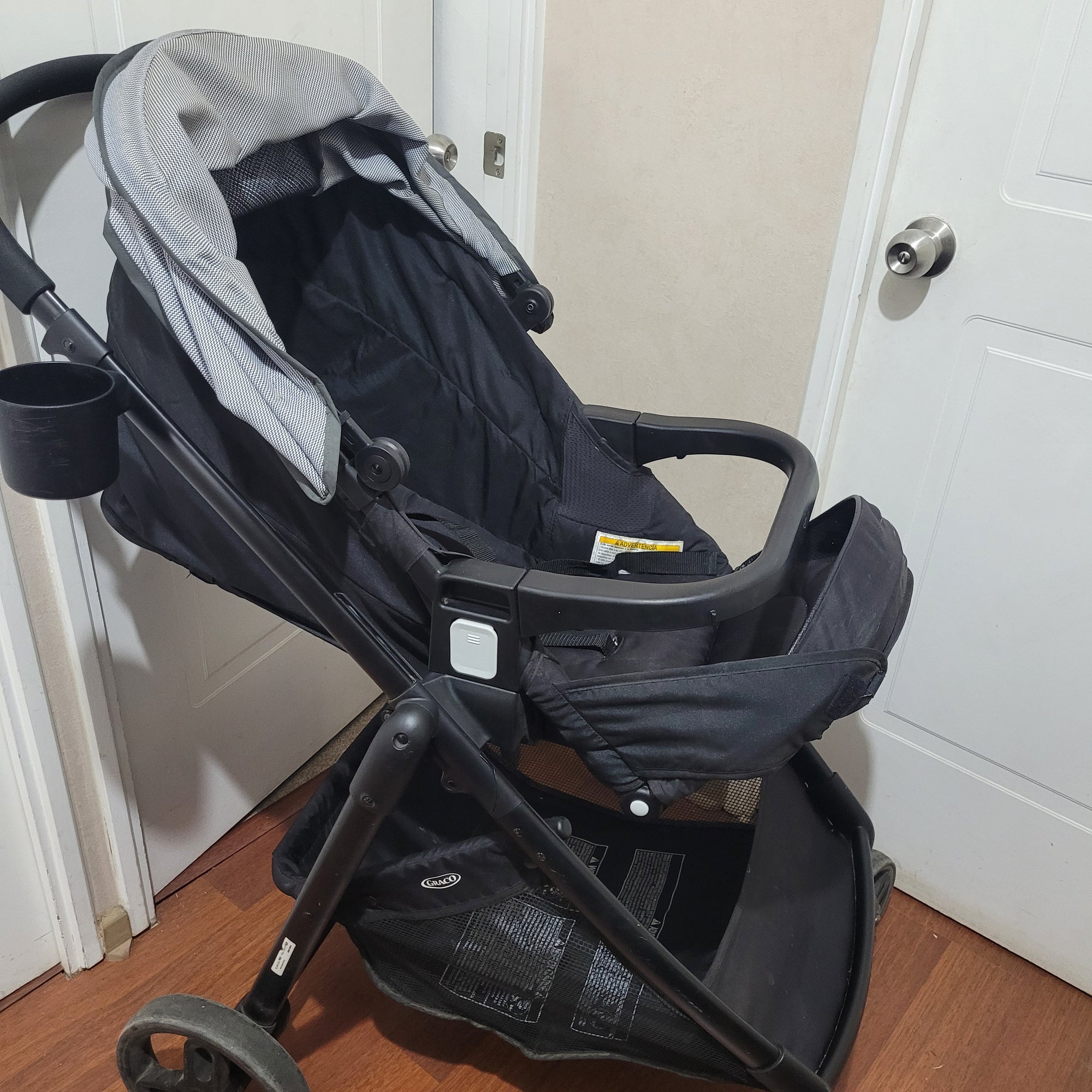 (#PG4417) Coche Travel System modelo Modes Basix. Marca Graco