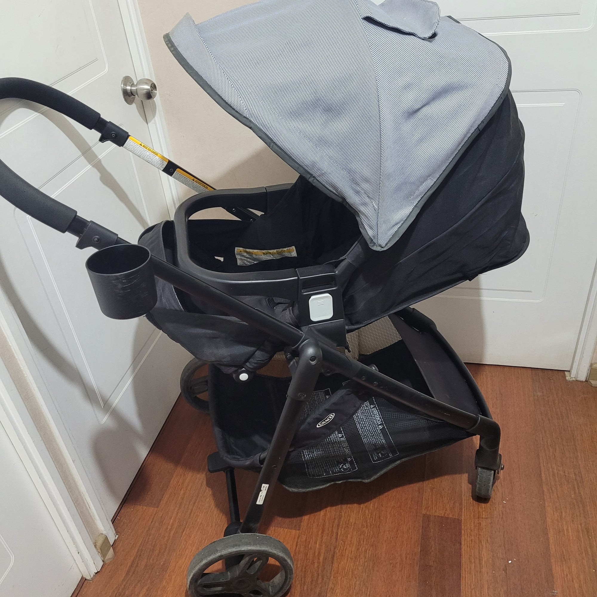 (#PG4417) Coche Travel System modelo Modes Basix. Marca Graco