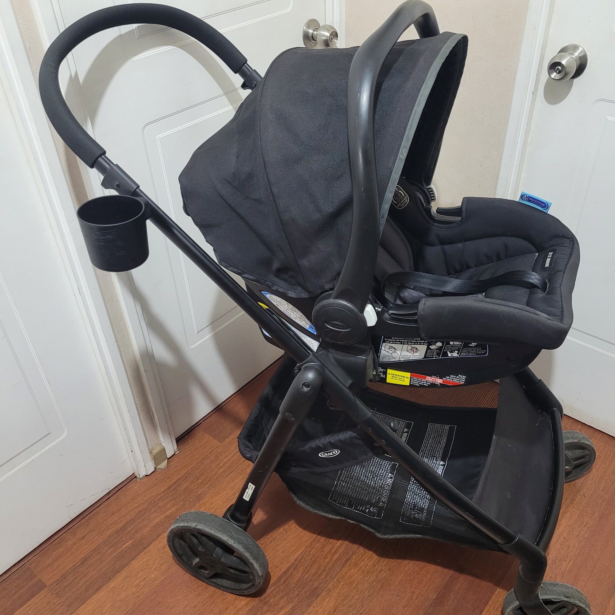 (#PG4417) Coche Travel System modelo Modes Basix. Marca Graco