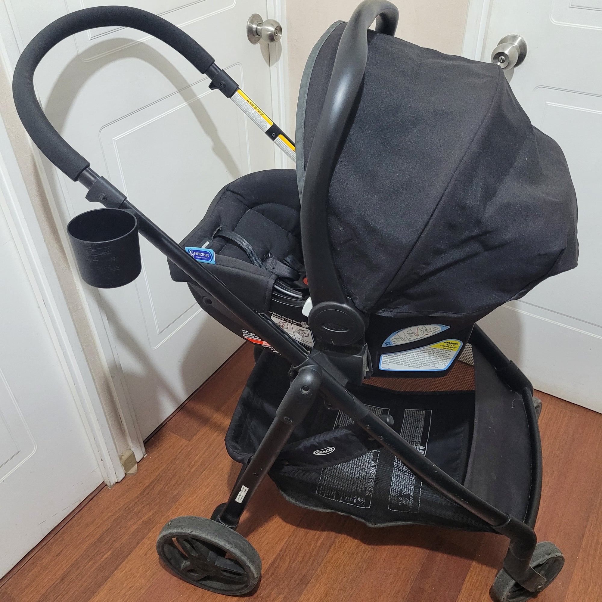 (#PG4417) Coche Travel System modelo Modes Basix. Marca Graco