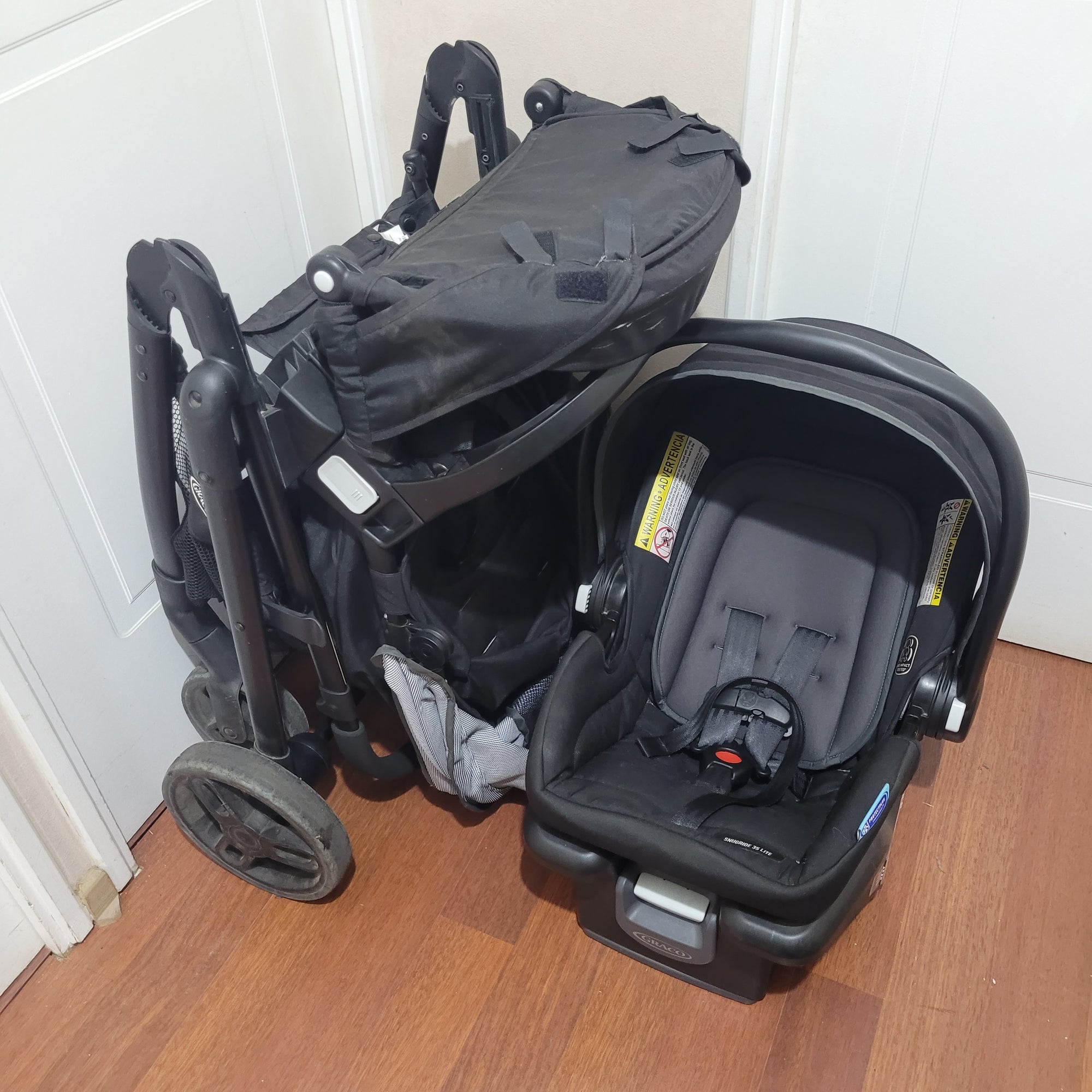 (#PG4417) Coche Travel System modelo Modes Basix. Marca Graco