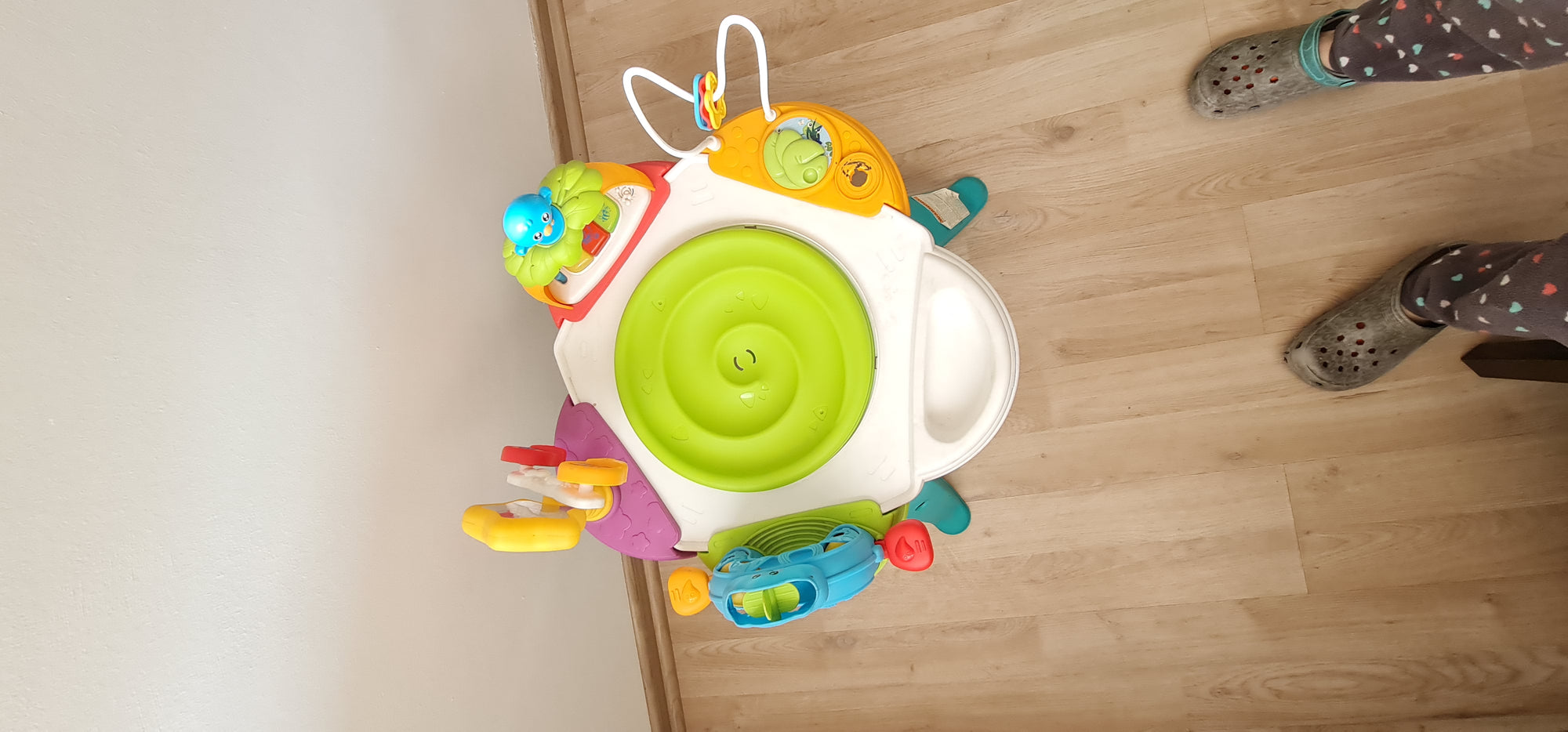 (#PG4703) Centro de actividades con luces y sonidos. Marca Winfun