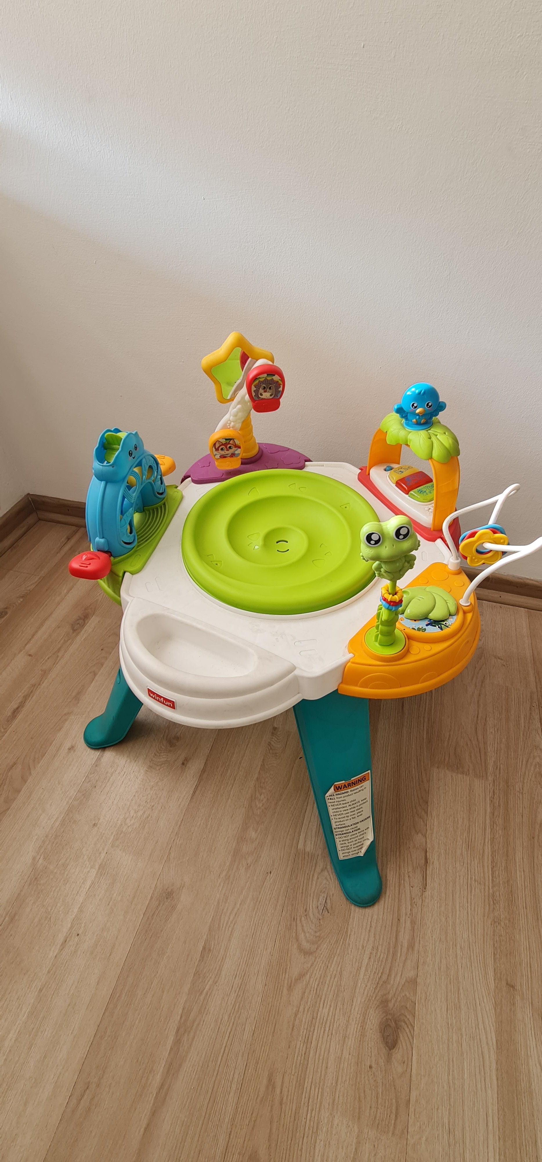 (#PG4703) Centro de actividades con luces y sonidos. Marca Winfun