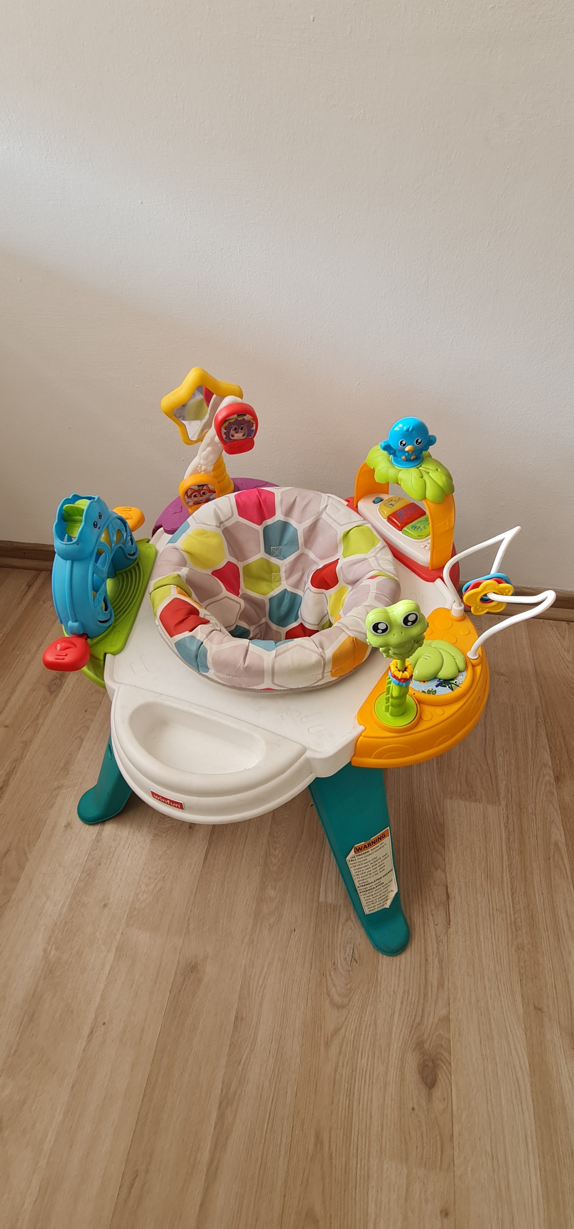 (#PG4703) Centro de actividades con luces y sonidos. Marca Winfun