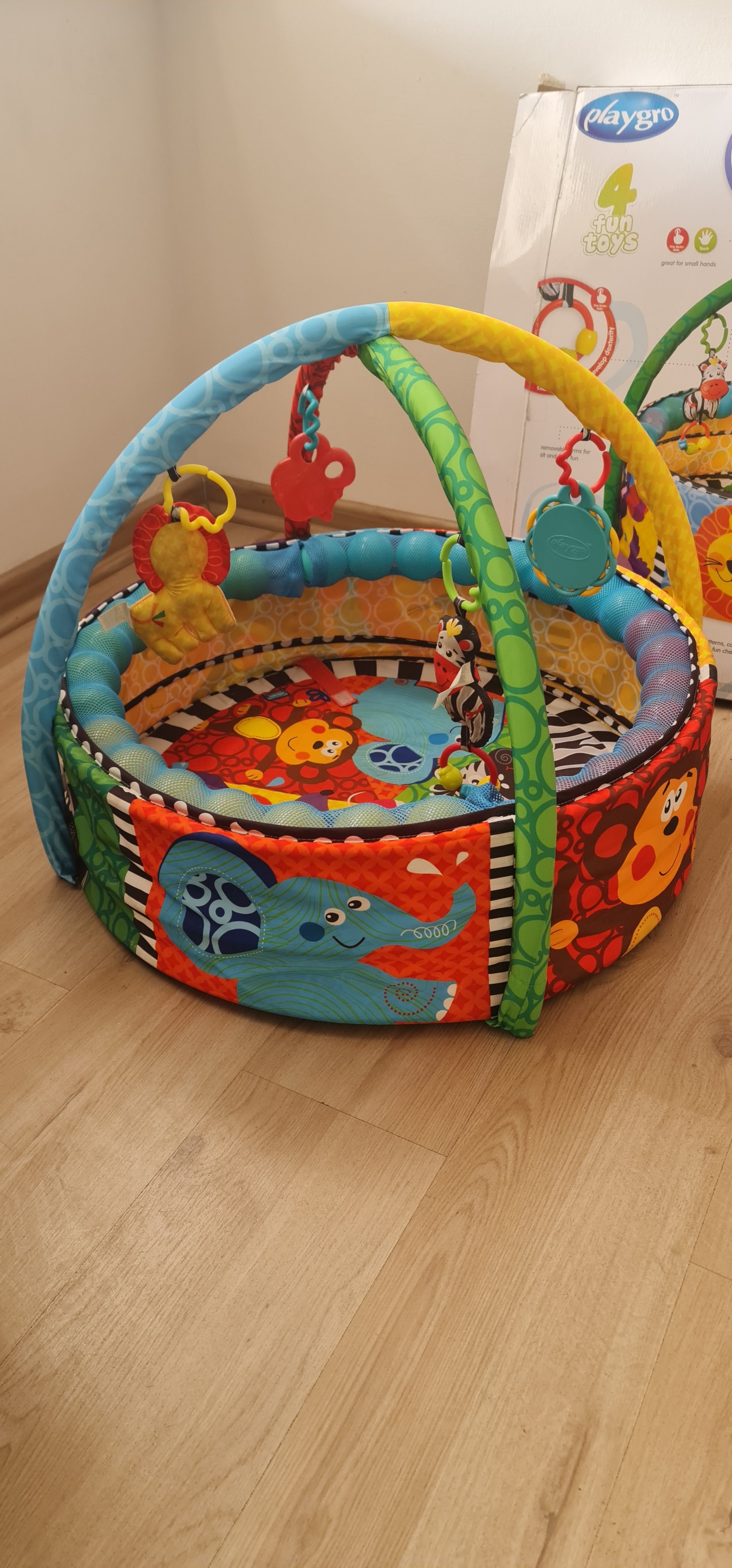 (#PG4705) Gimnasio y piscina. Marca PlayGro