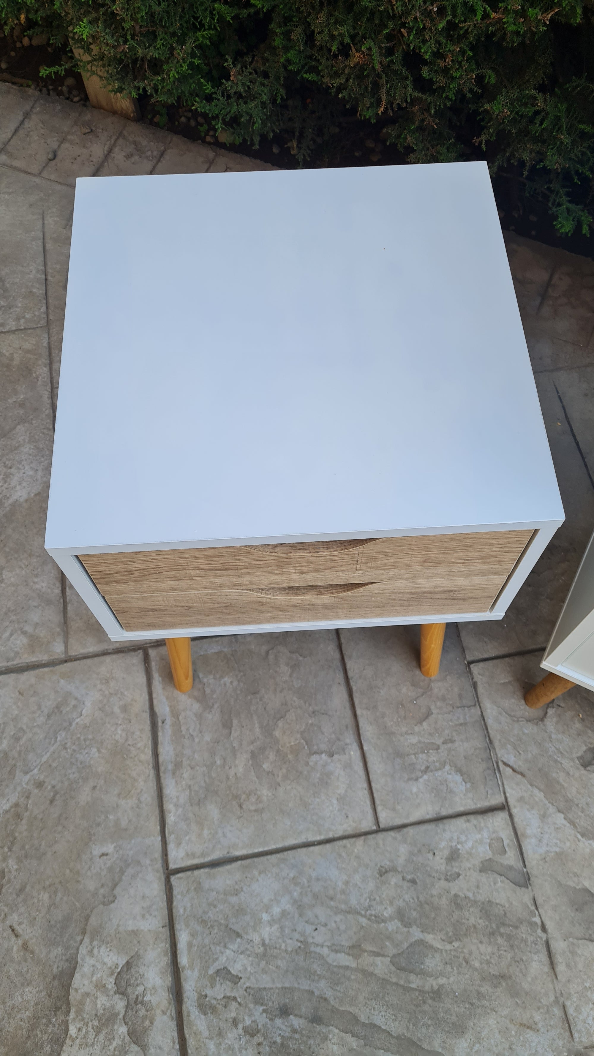 (#PG5137) Cómoda modelo Oslo de 4 cajones + Dos veladores de 2 cajones modelo Florencia. Marca M+Design y Tvilum