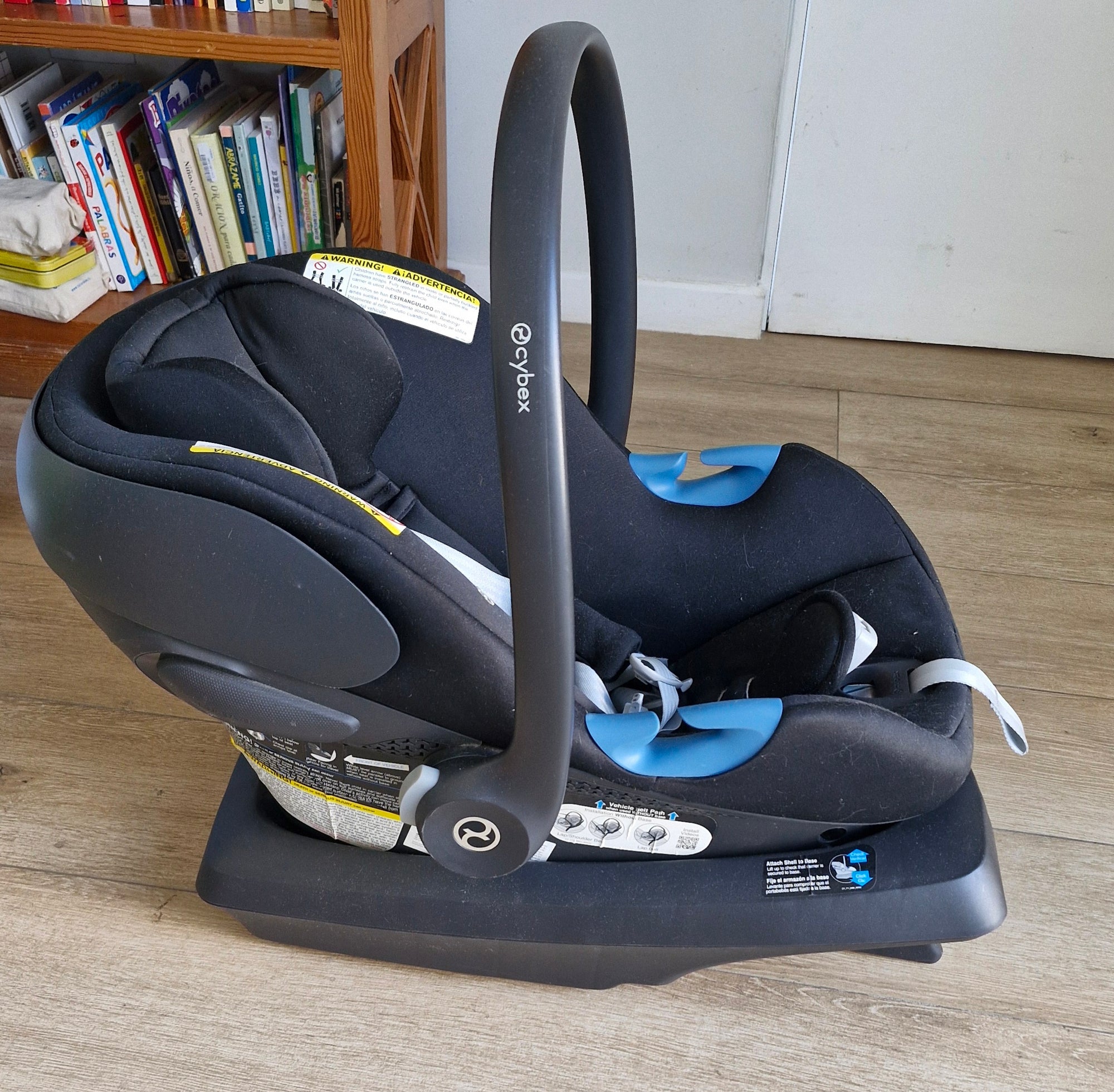 (#PG5446) Silla nido de auto modelo Aton G + Base. Marca Cybex