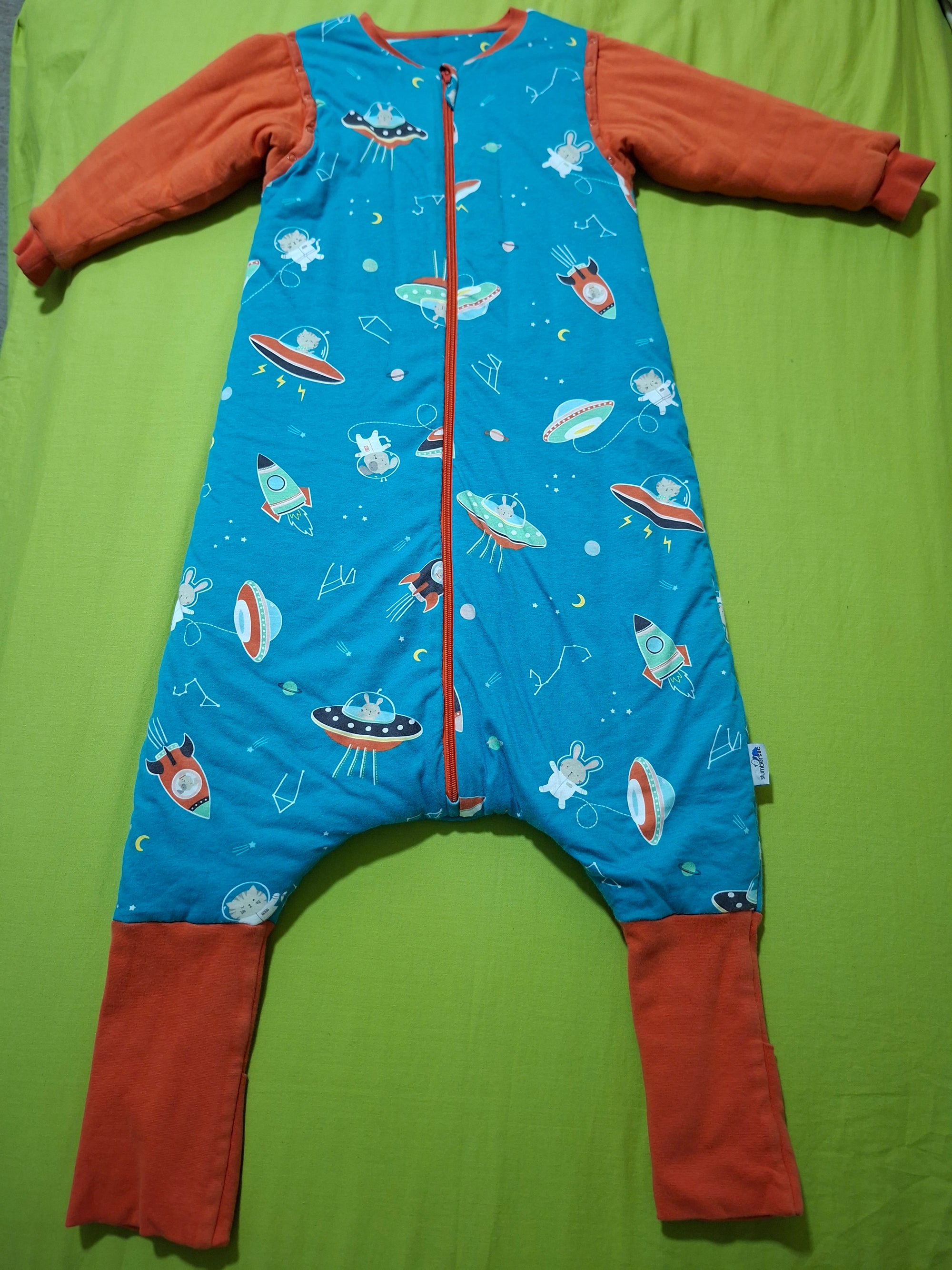Saquito de dormir. 3.5 TOG, diseño universo. Marca Slumbersac (#PG5640)