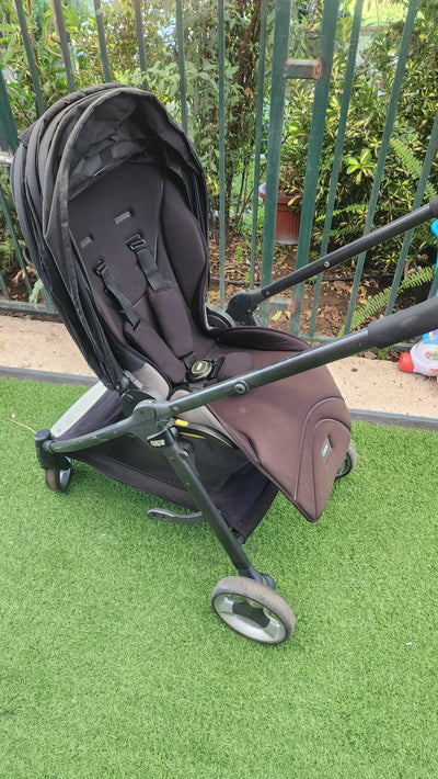 Coche negro. Marca Mamas y Papas (#PG5738)