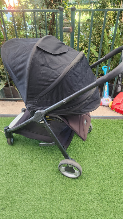 Coche negro. Marca Mamas y Papas (#PG5738)