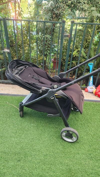 Coche negro. Marca Mamas y Papas (#PG5738)