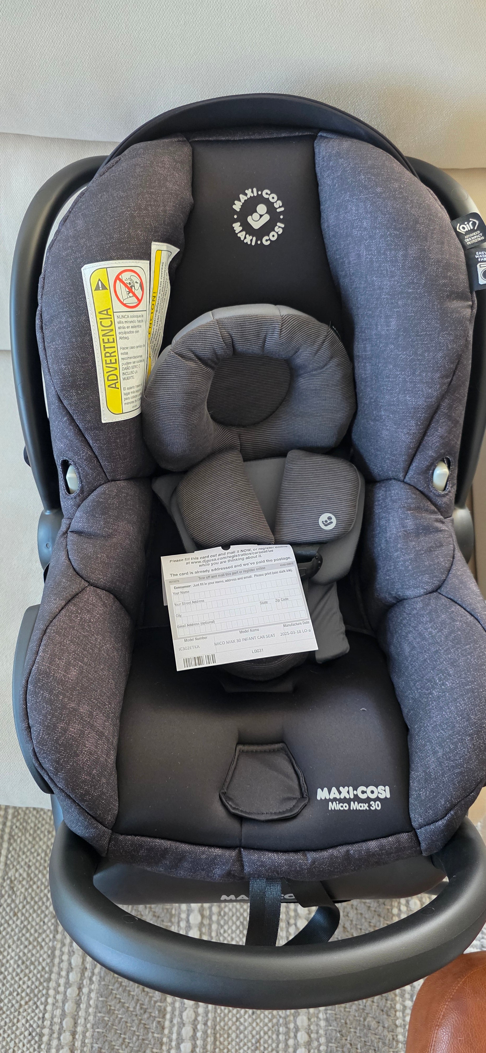 Silla de auto Mico Max 30, modelo negro. Marca Maxi Cosi (#PG5688)
