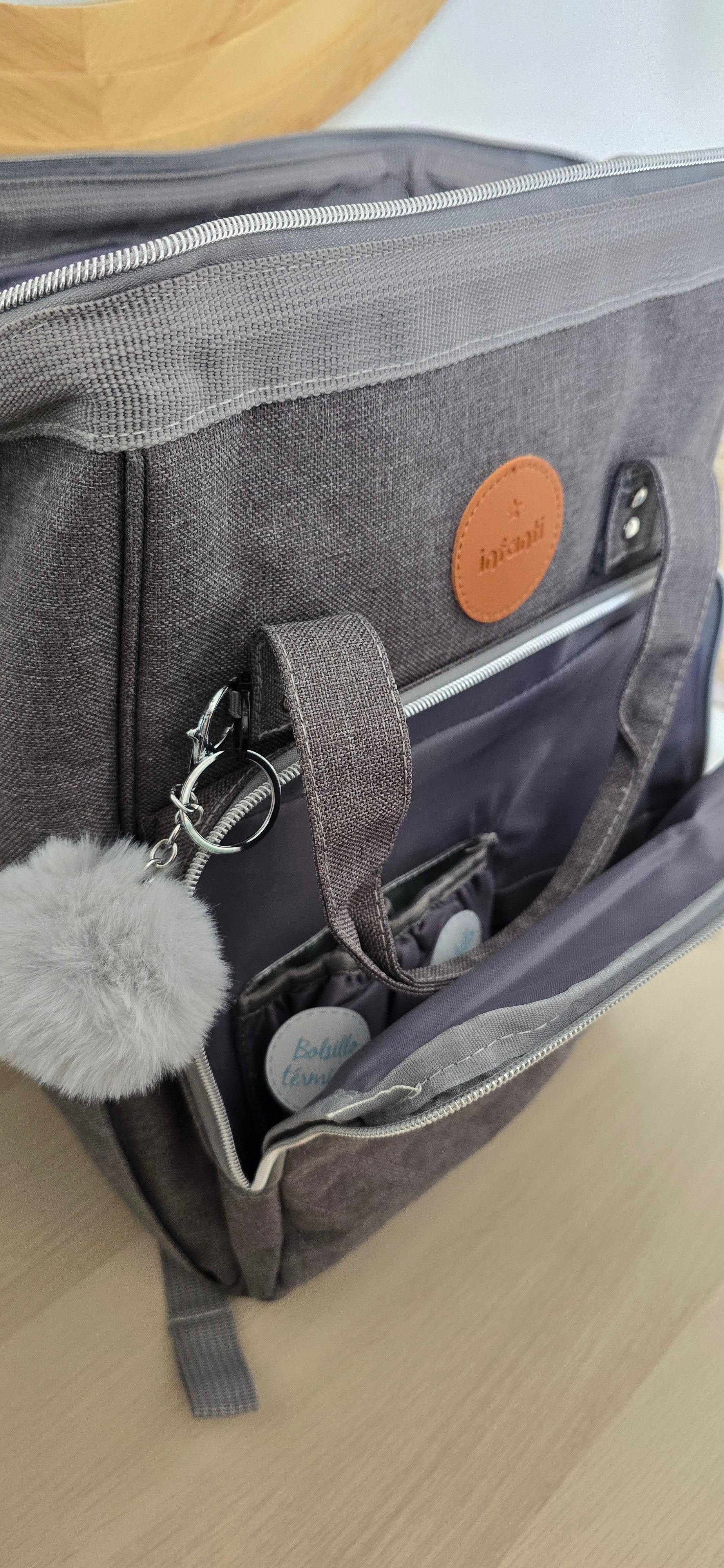 Mochila maternal modelo Open Gris. Marca Infanti (#PG5850)