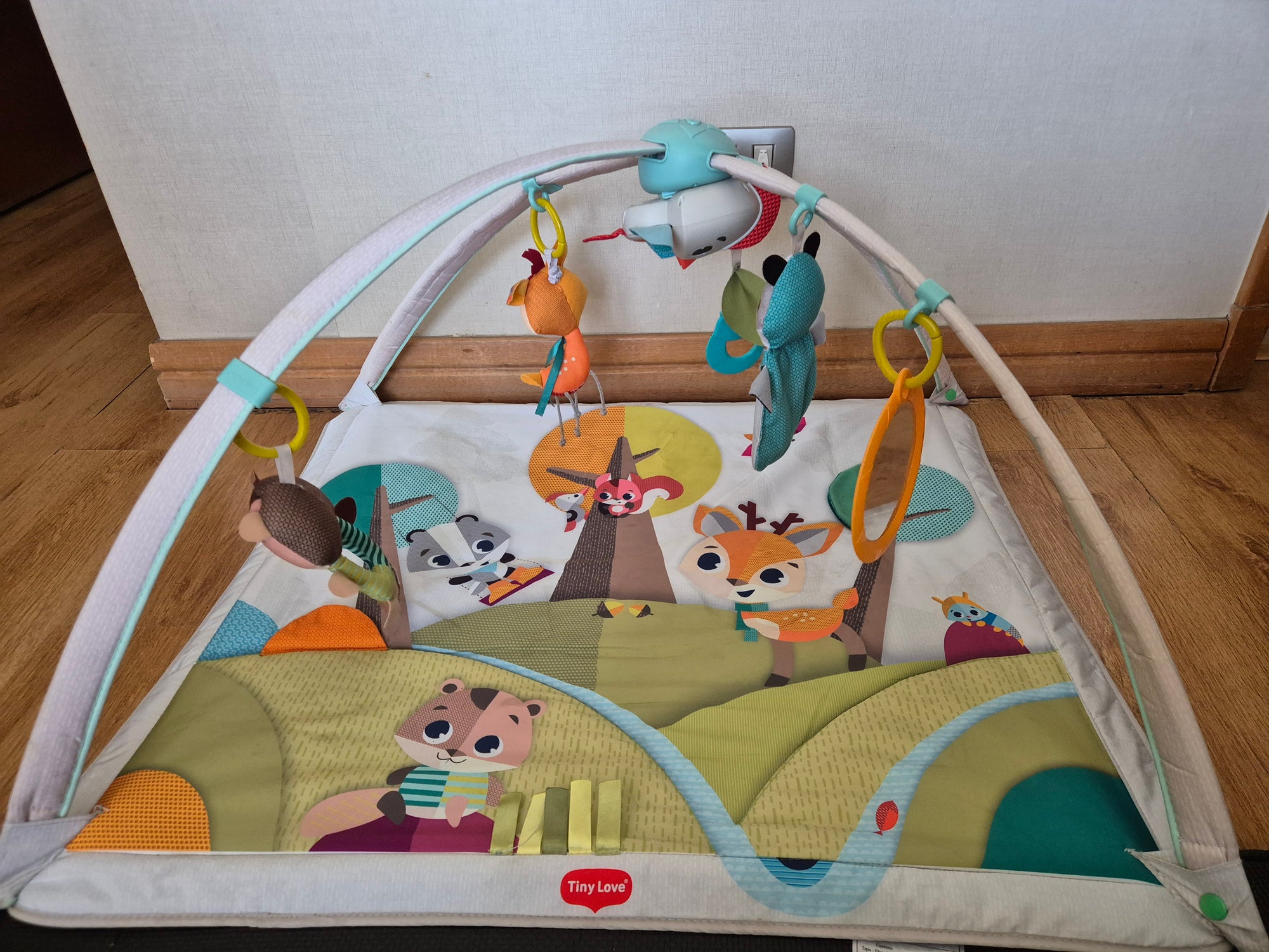 Gimnasio modelo Into The Forest Gymini Deluxe. Marca Tiny Love (#PG5937)