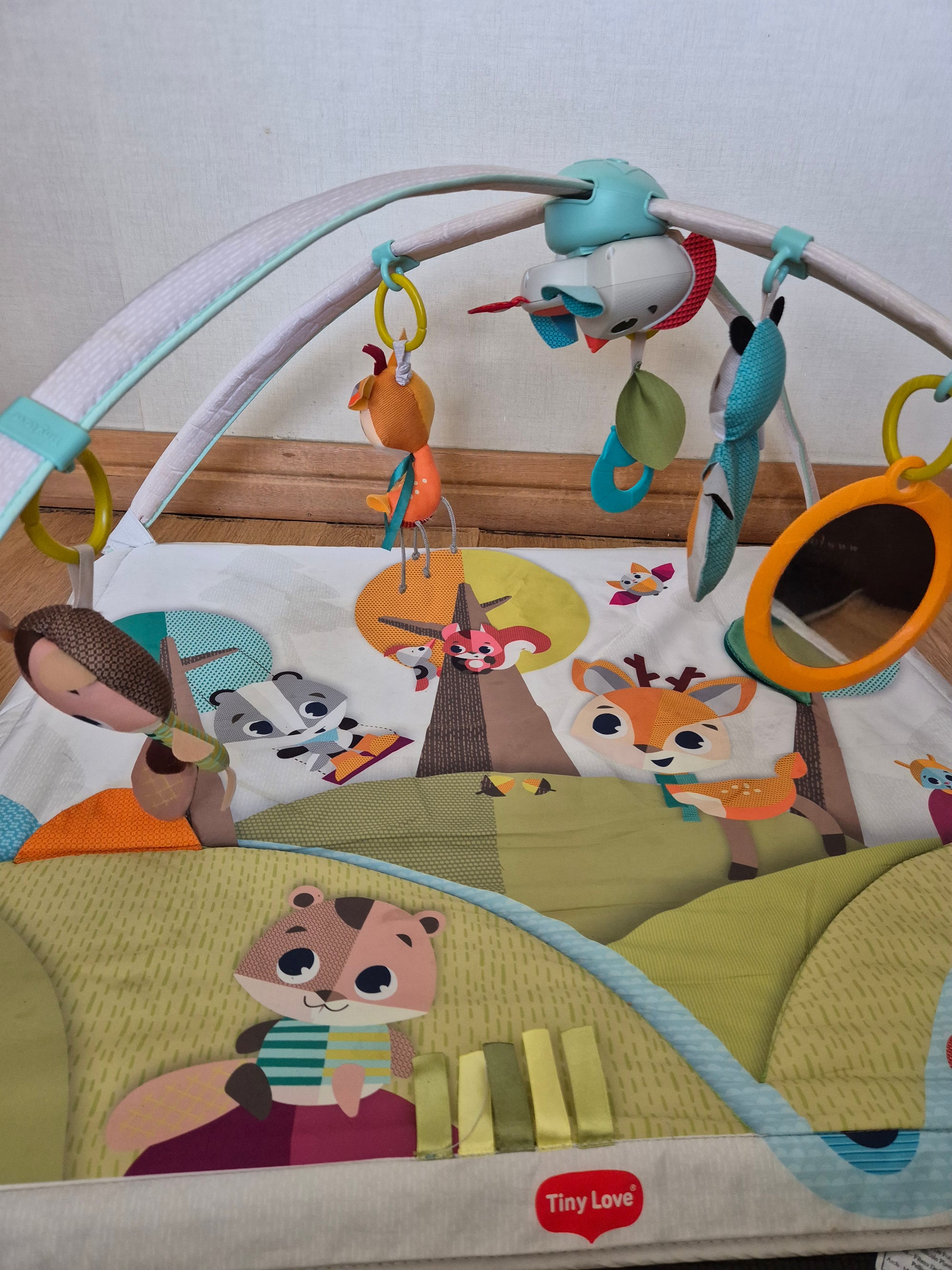 Gimnasio modelo Into The Forest Gymini Deluxe. Marca Tiny Love (#PG5937)