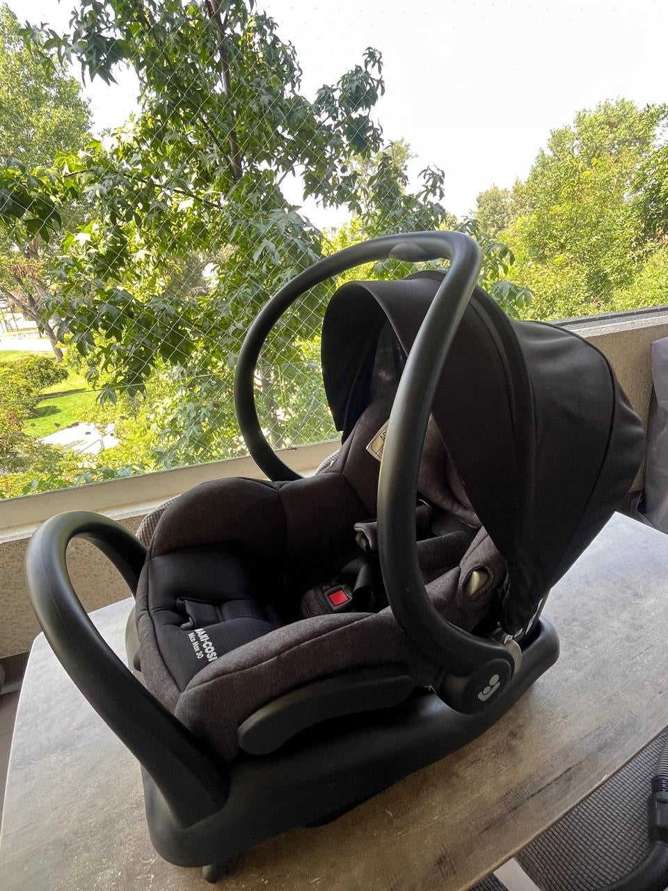 Silla nido de auto, modelo mico max 30. Marca Maxi Cosi (#PG5586)