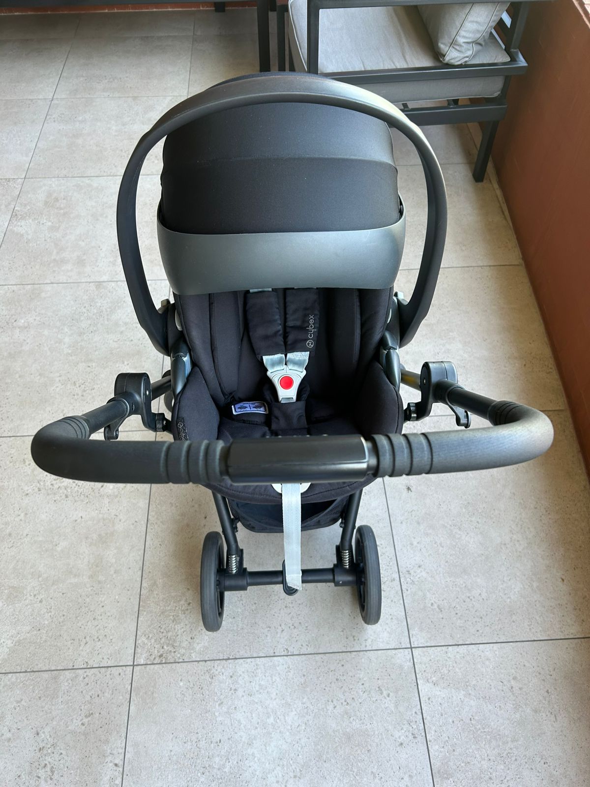 Coche Eezy Twist + silla nido huevito modelo Cloud Z-i Size. Marca Cybex (#PG5595)