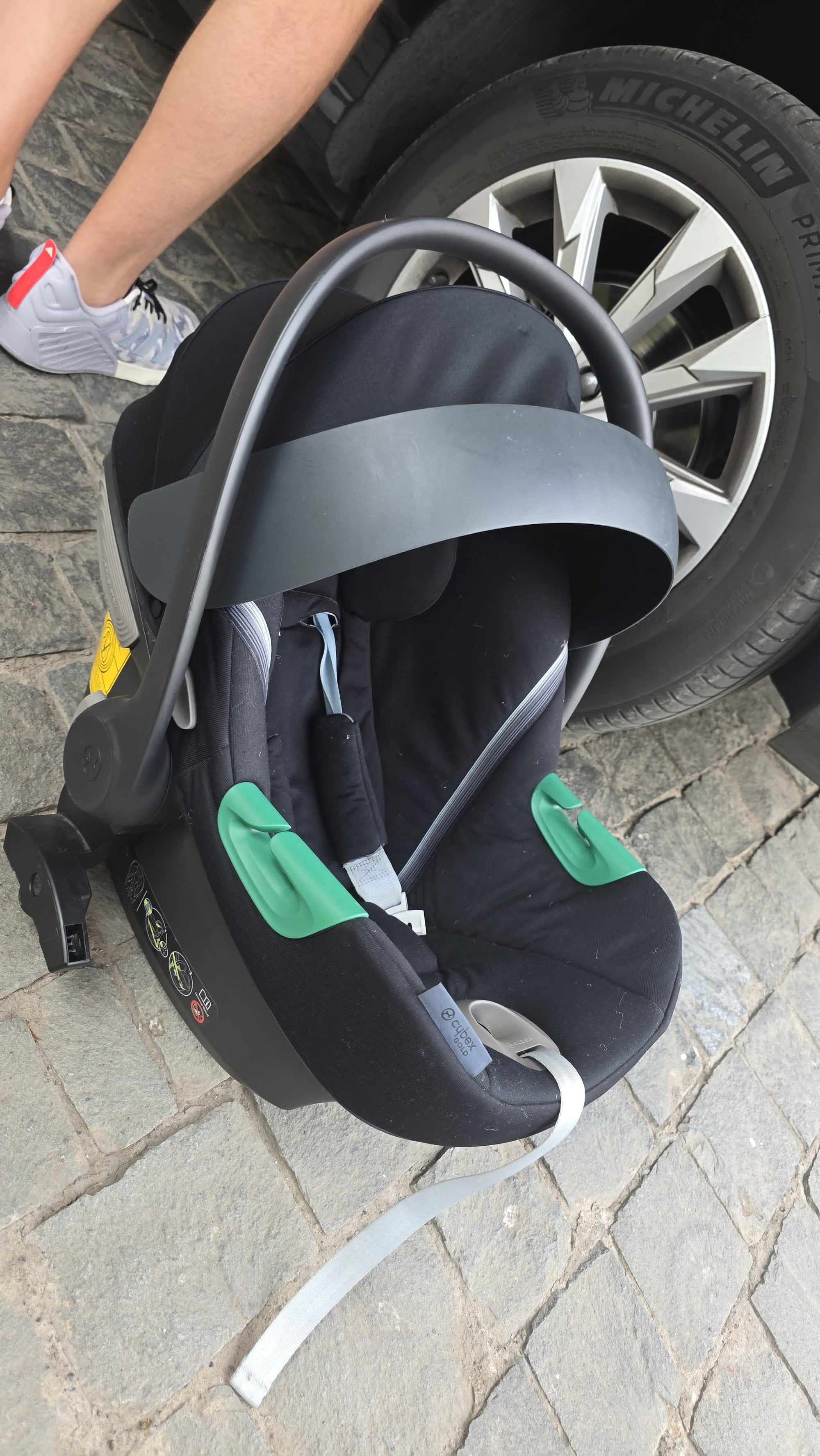 (#PG4540) Silla de auto modelo Aton B2 + Base One Isofix + Adaptadores coche Yoyo. Marca Cybex