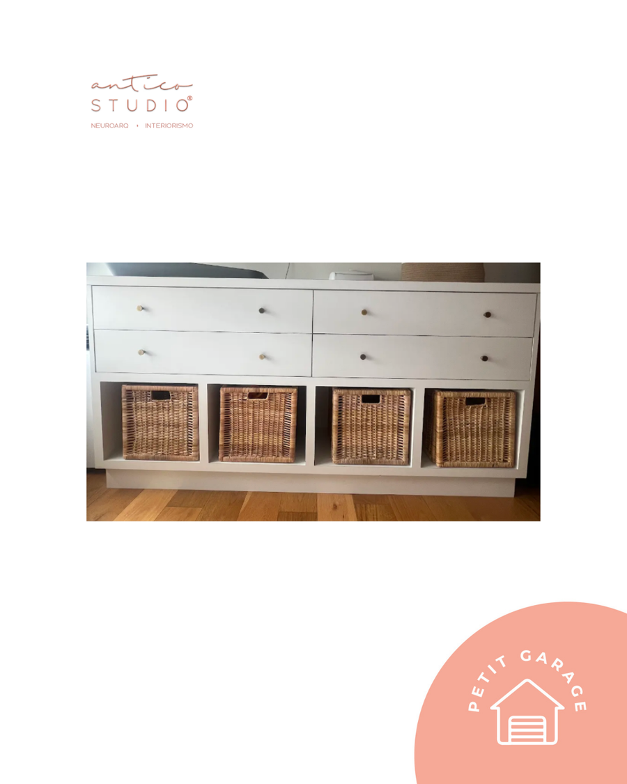 Cómoda de madera color blanco. Marca Antico Studio (#PG5892)