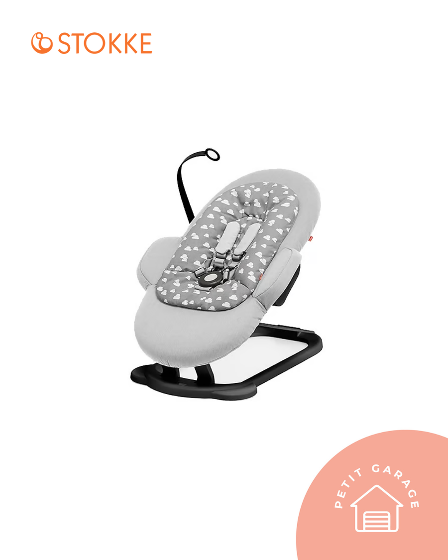 Silla nido bouncer, gris con nubes. Marca Stokke (#PG5642)