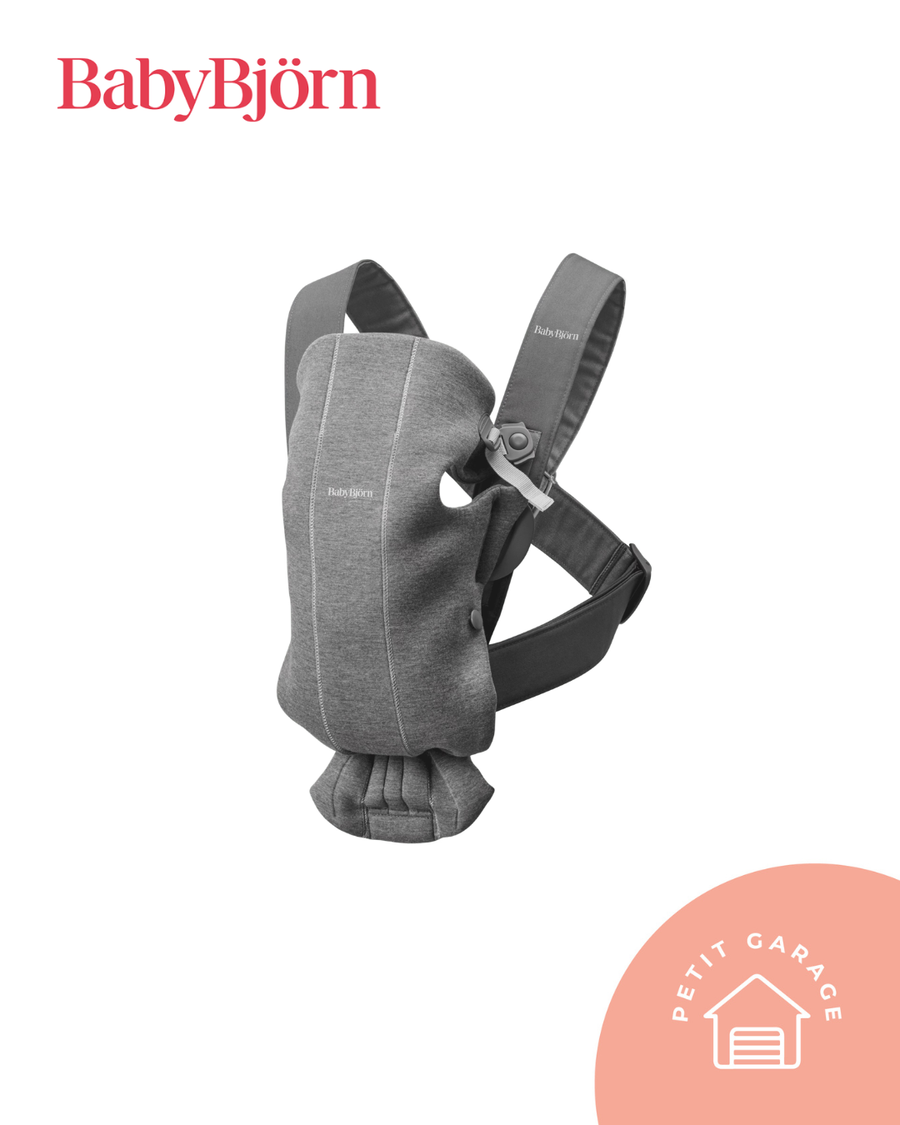 Mochila portabebé, modelo mini Carrier, color marengo. Marca BabyBjorn (#PG5573)