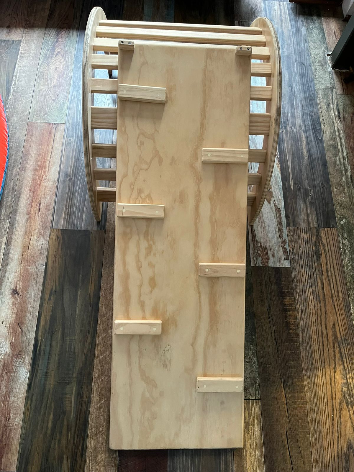 (#PG5344) Arco con cojín y rampla Montessori de madera. Marca Mandado a Hacer