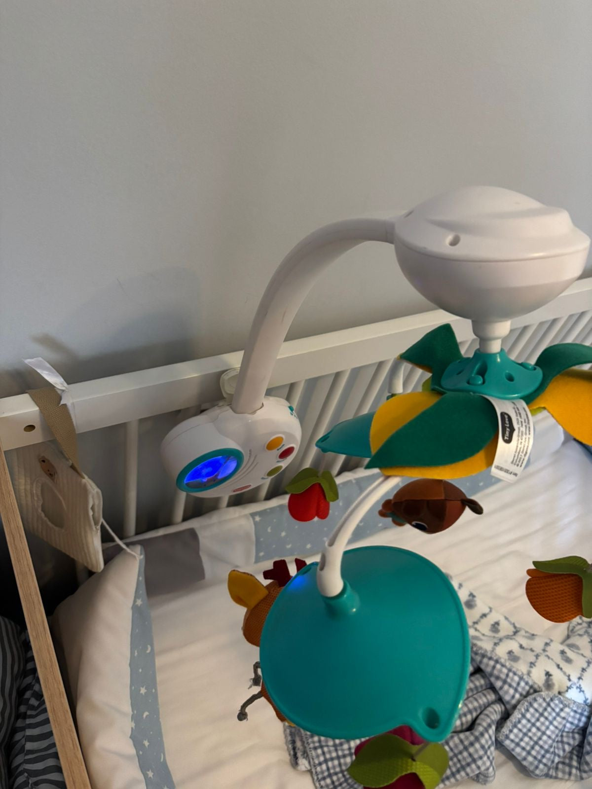 (#PG5296) Móvil modelo Classic into The Forest. Marca Tiny Love