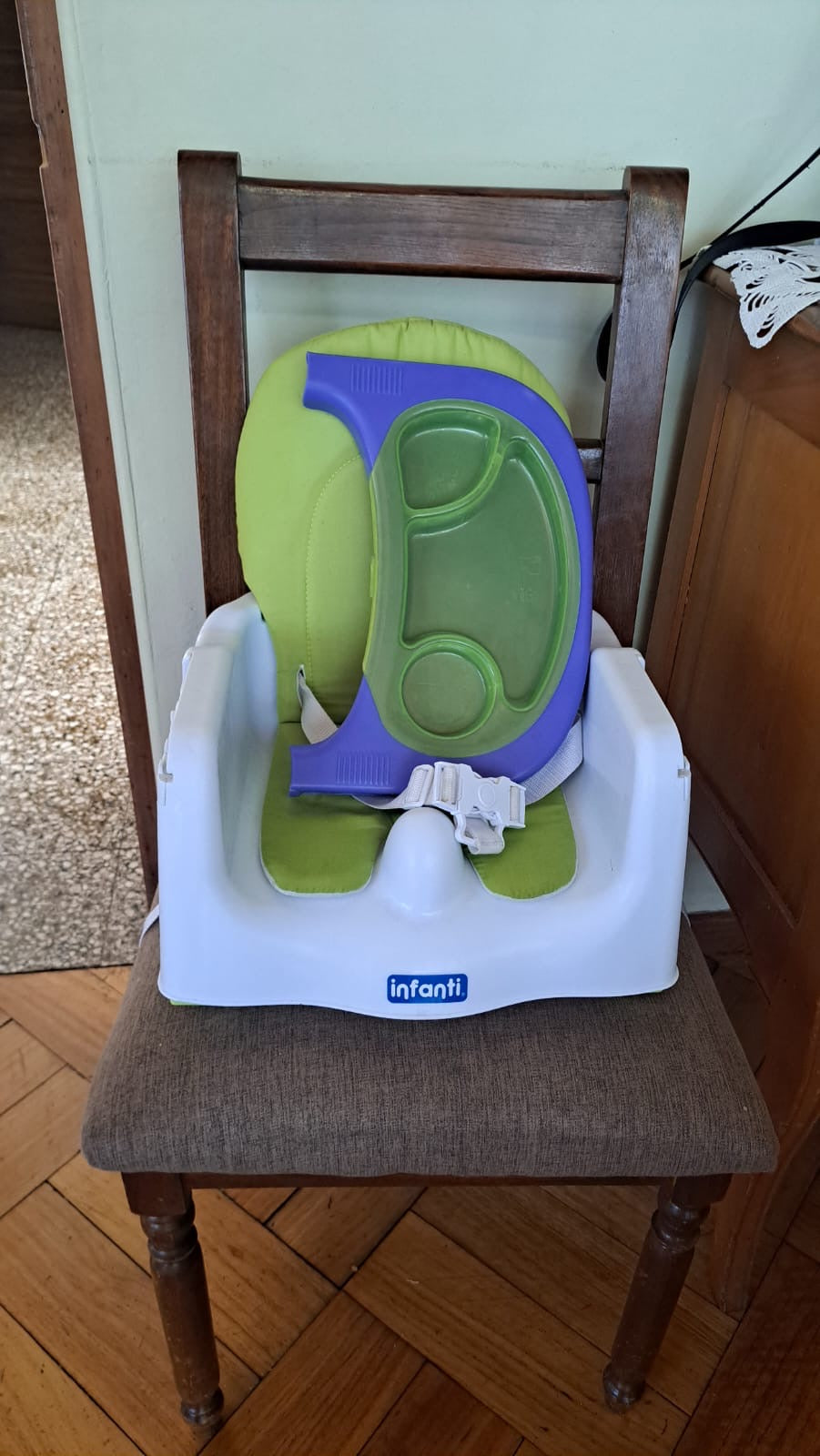 (#PG4467) Silla de comer portátil modelo Food up Green. Marca Infanti