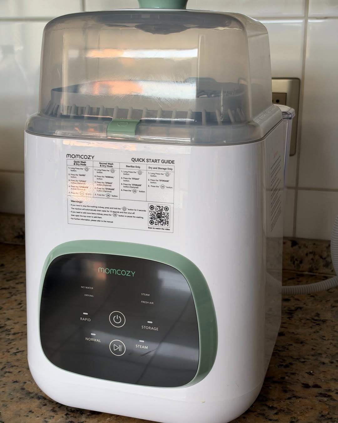 Lavadora y esterilizadora de mamaderas modelo Kleanpal Pro. Marca Momcozy (#PG5964)