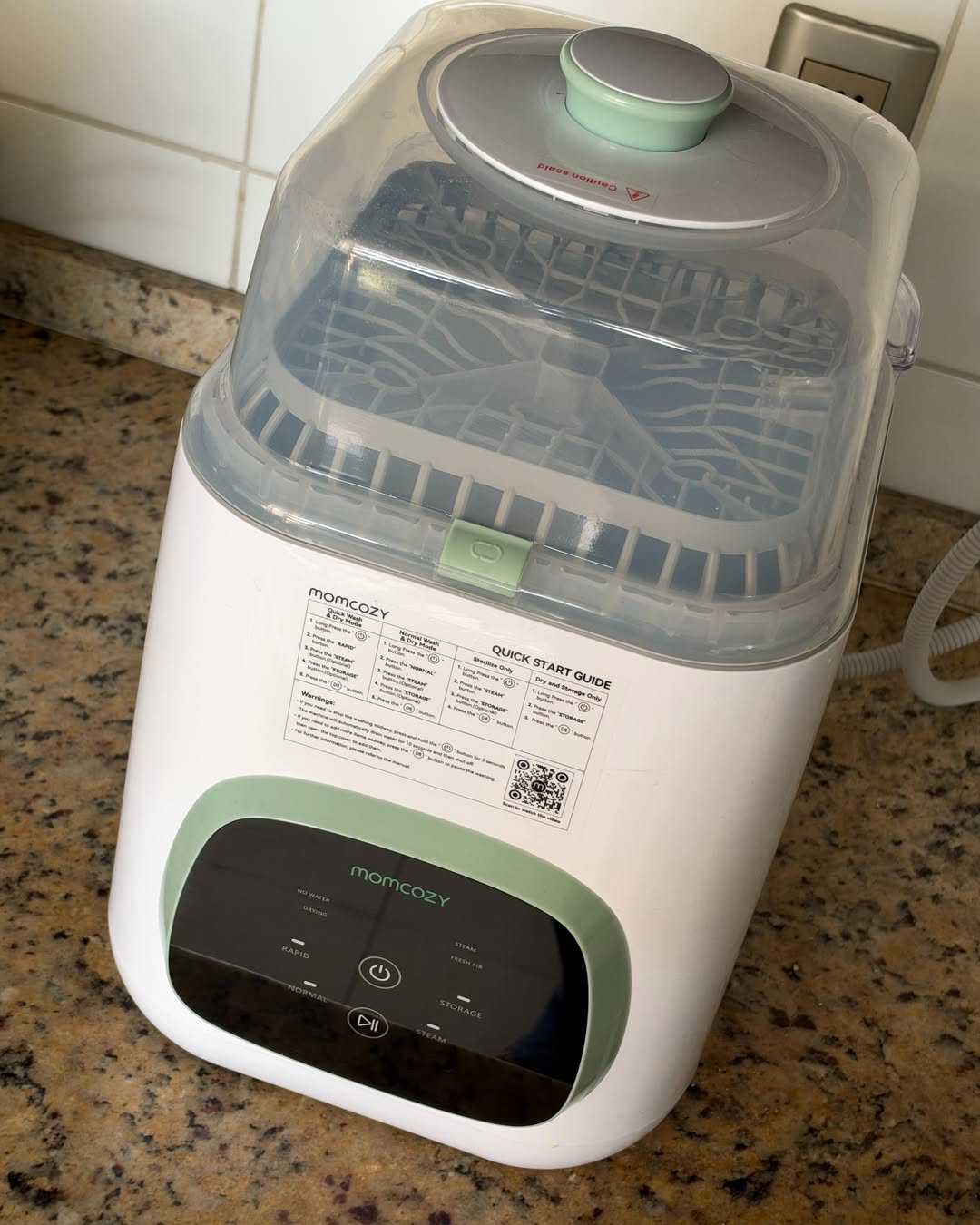 Lavadora y esterilizadora de mamaderas modelo Kleanpal Pro. Marca Momcozy (#PG5964)