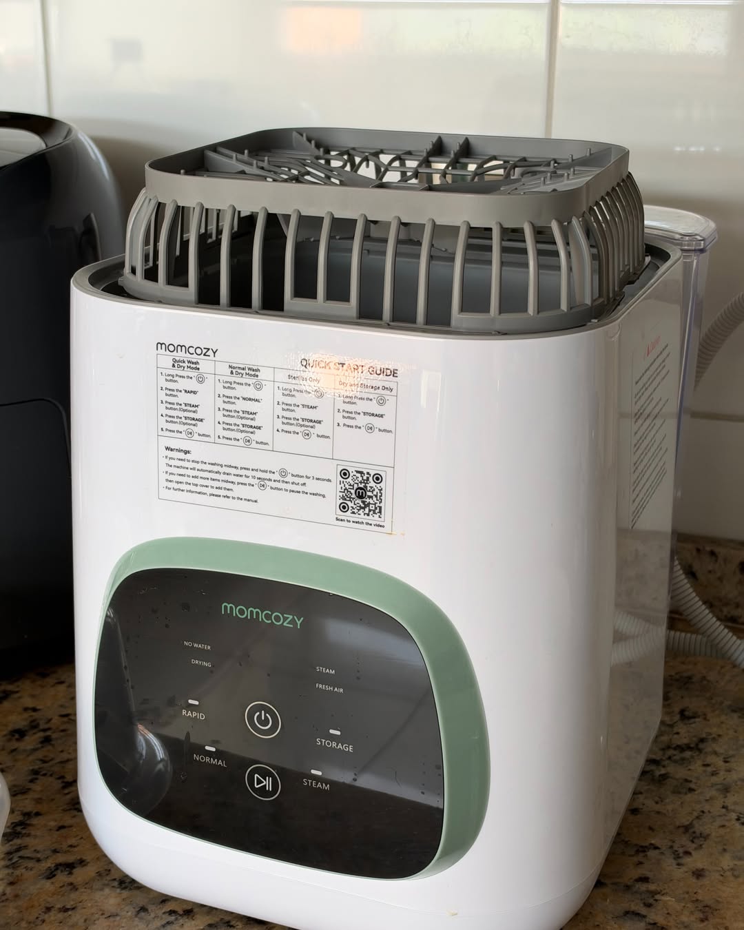 Lavadora y esterilizadora de mamaderas modelo Kleanpal Pro. Marca Momcozy (#PG5964)