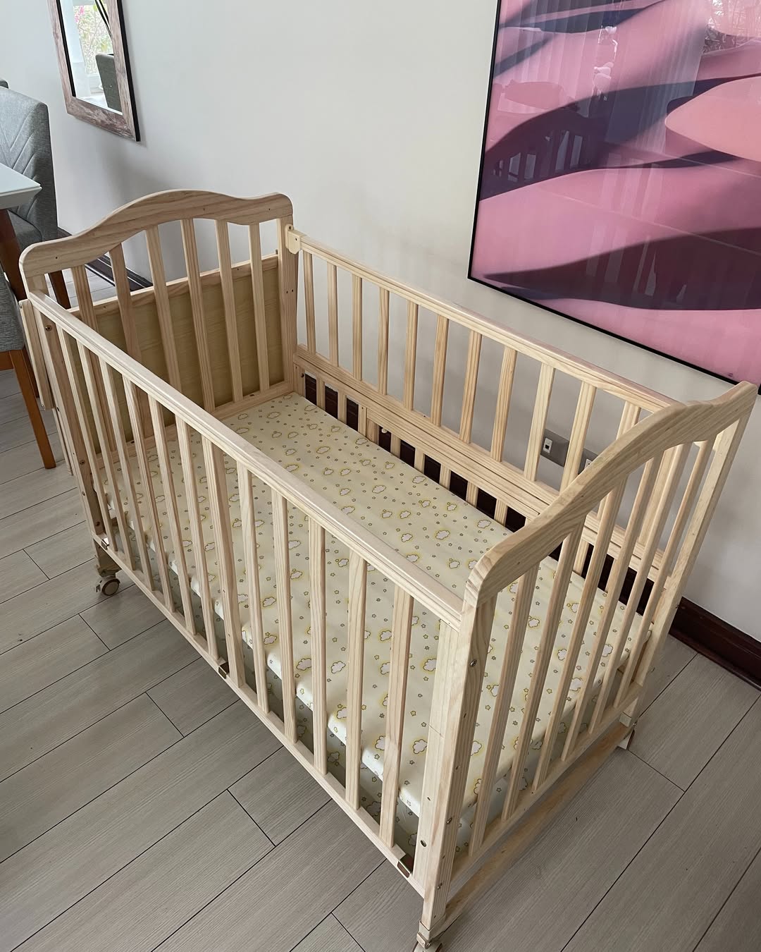 Cuna colecho de madera natural, convertible. Marca Homer Outdoor (#PG5963)