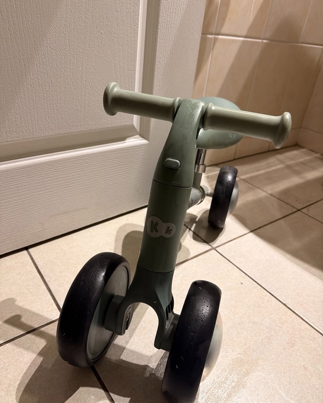 Bicicleta de equilibrio modelo Cutie Flash. Marca Kinderkraft (#PG5969)