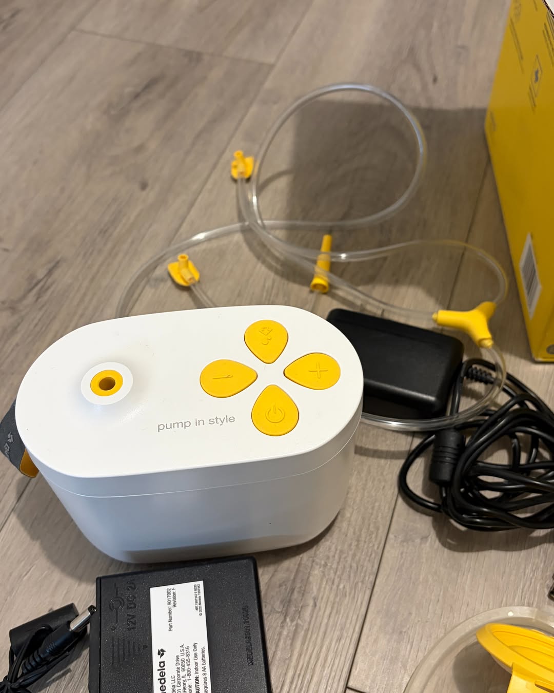 Extractor de leche modelo Pump in Style + Bolsas de almacenamiento de leche. Marca Medela (#PG5973)