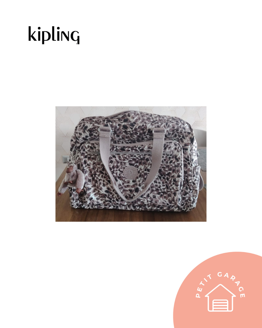 Bolso maternal modelo Mikaela Animal print. Marca Kipling (#PG5848)