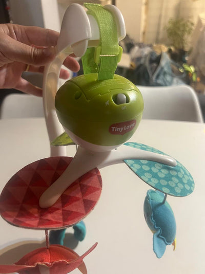 (#PG5278) Movil modelo Take Along Tiny Princess. Marca Tiny Love