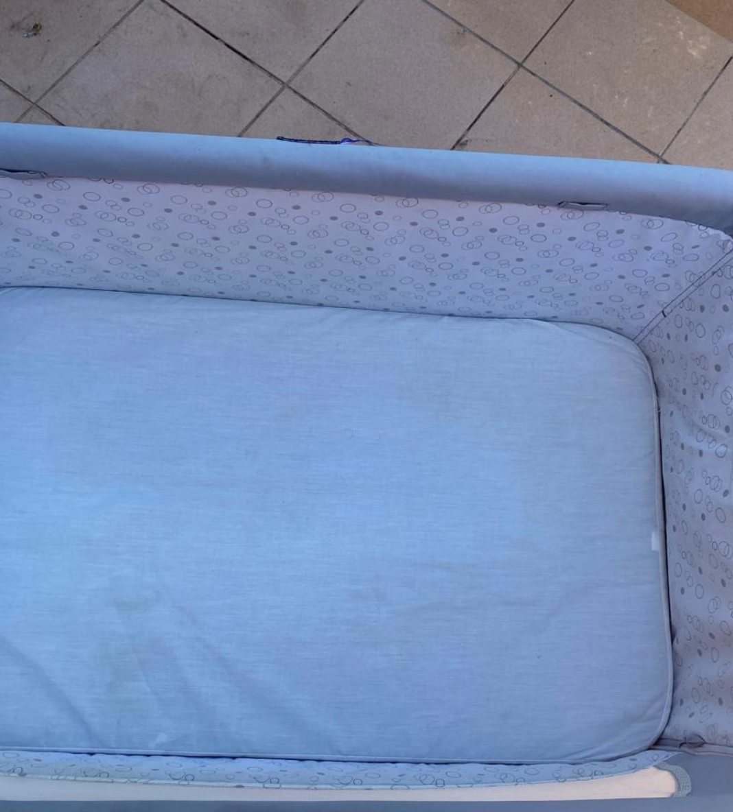 (#PG4196) Cuna colecho modelo Gris. Marca Chicco