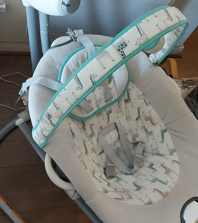 (#PG4212) Silla mecedora modelo Duet Sway Binder 2 en 1. Marca Graco