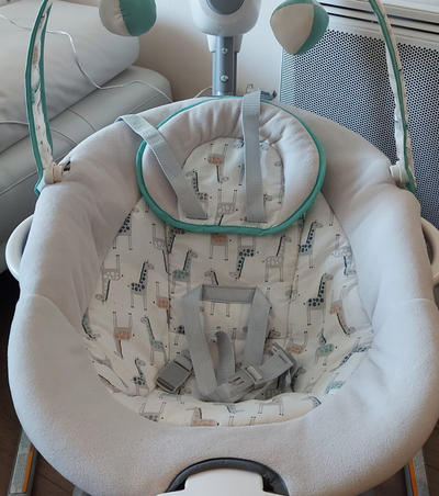 (#PG4212) Silla mecedora modelo Duet Sway Binder 2 en 1. Marca Graco