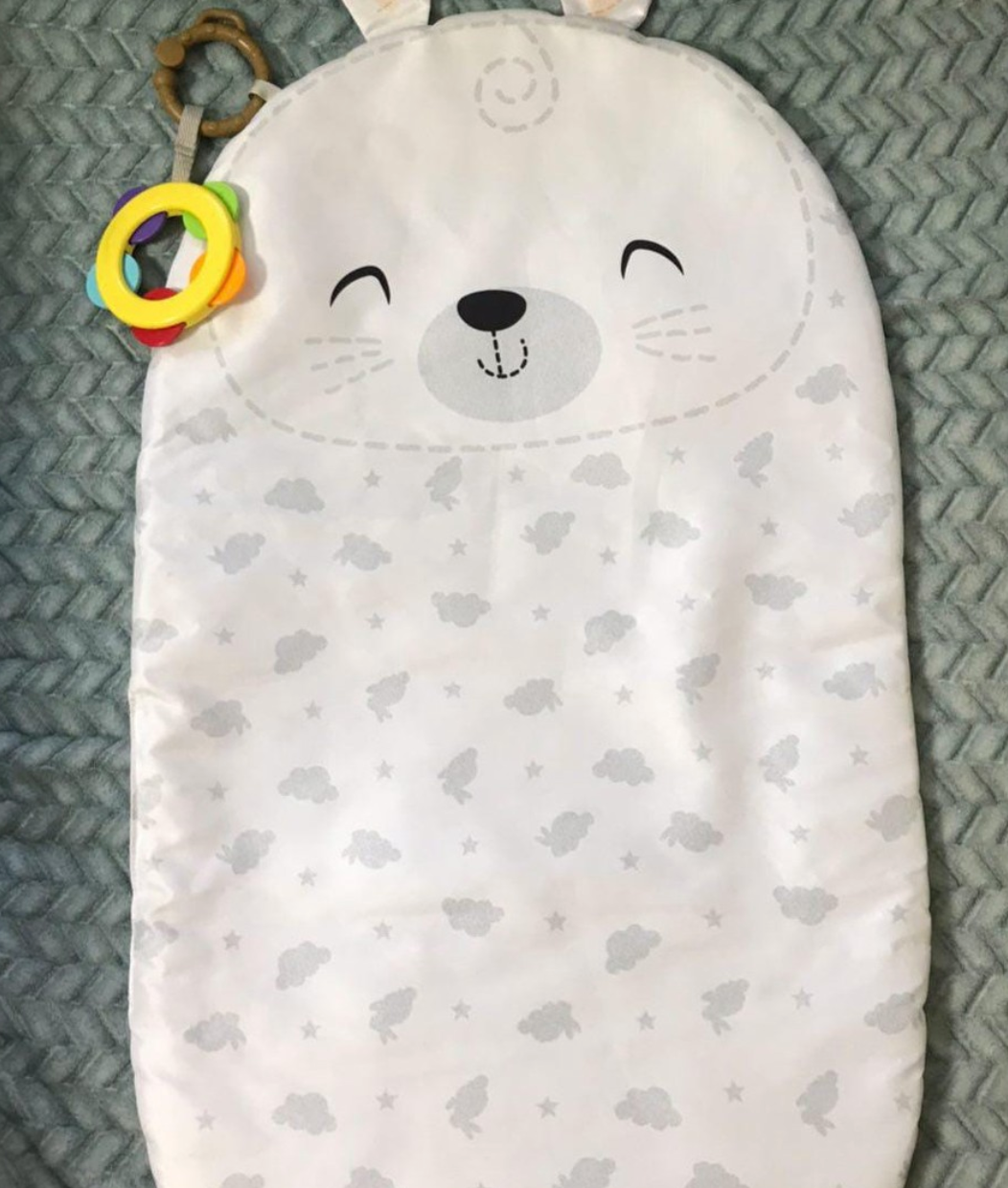 (#PG2621) Saquito de gato + Saquito de oso + Alfombra de conejo. Marca Pillin, Shein y Yahao Toys