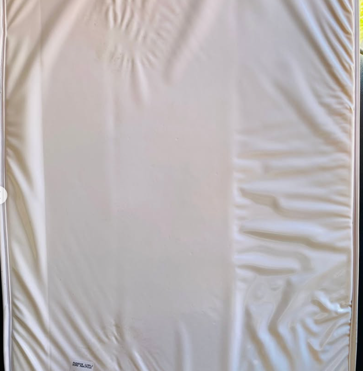 (#PG2603) Mudador bajo bordado mariposa. Marca Bee Bee