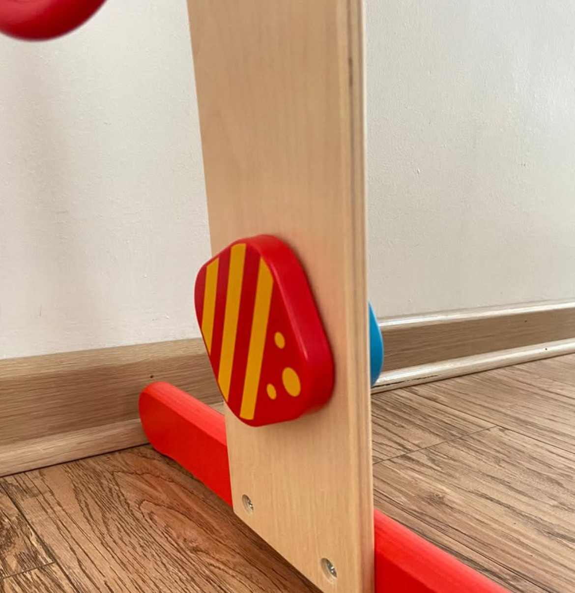 (#PG2663) Gimnasio de madera modelo Leka. Marca Ikea